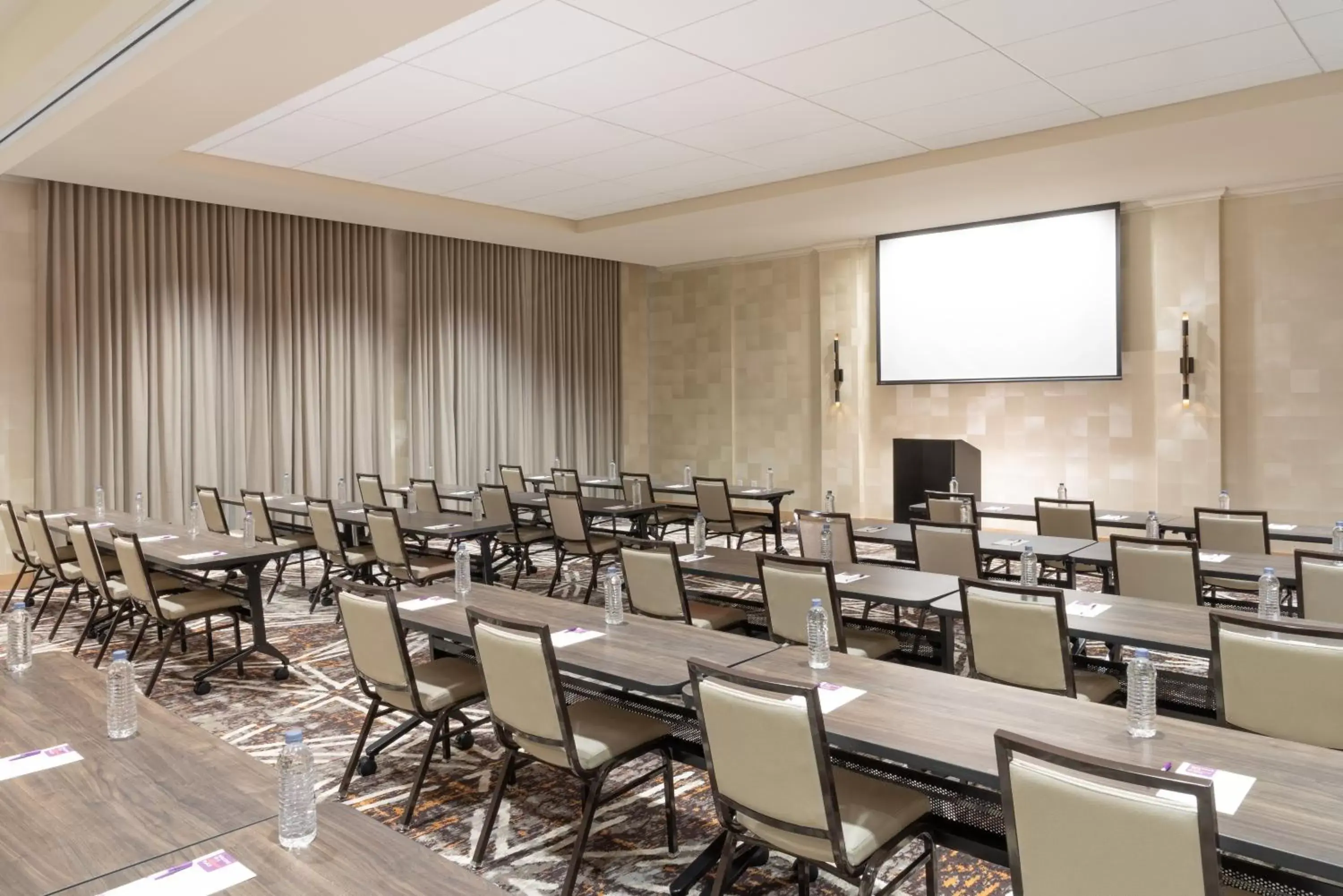 Business facilities in Hyatt Place Sandestin at Grand Blvd