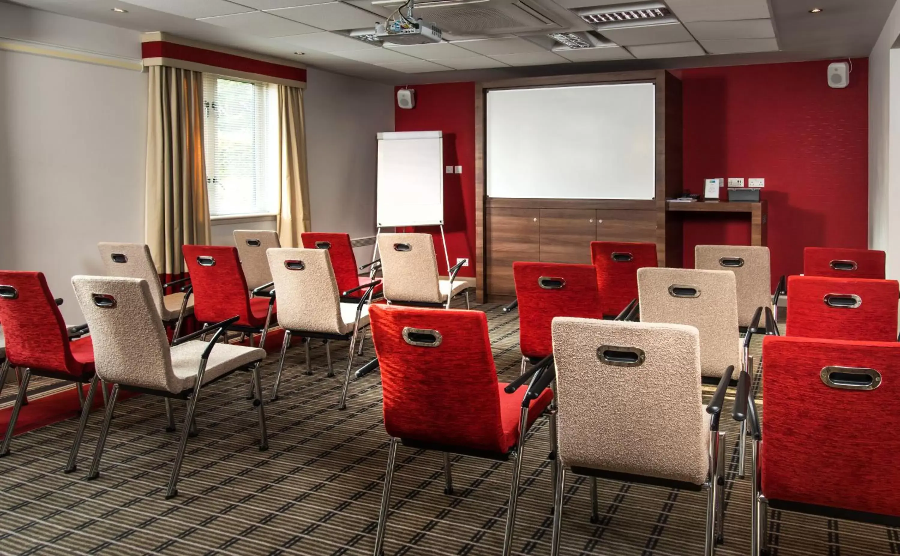 Meeting/conference room in Holiday Inn Express London - Dartford, an IHG Hotel