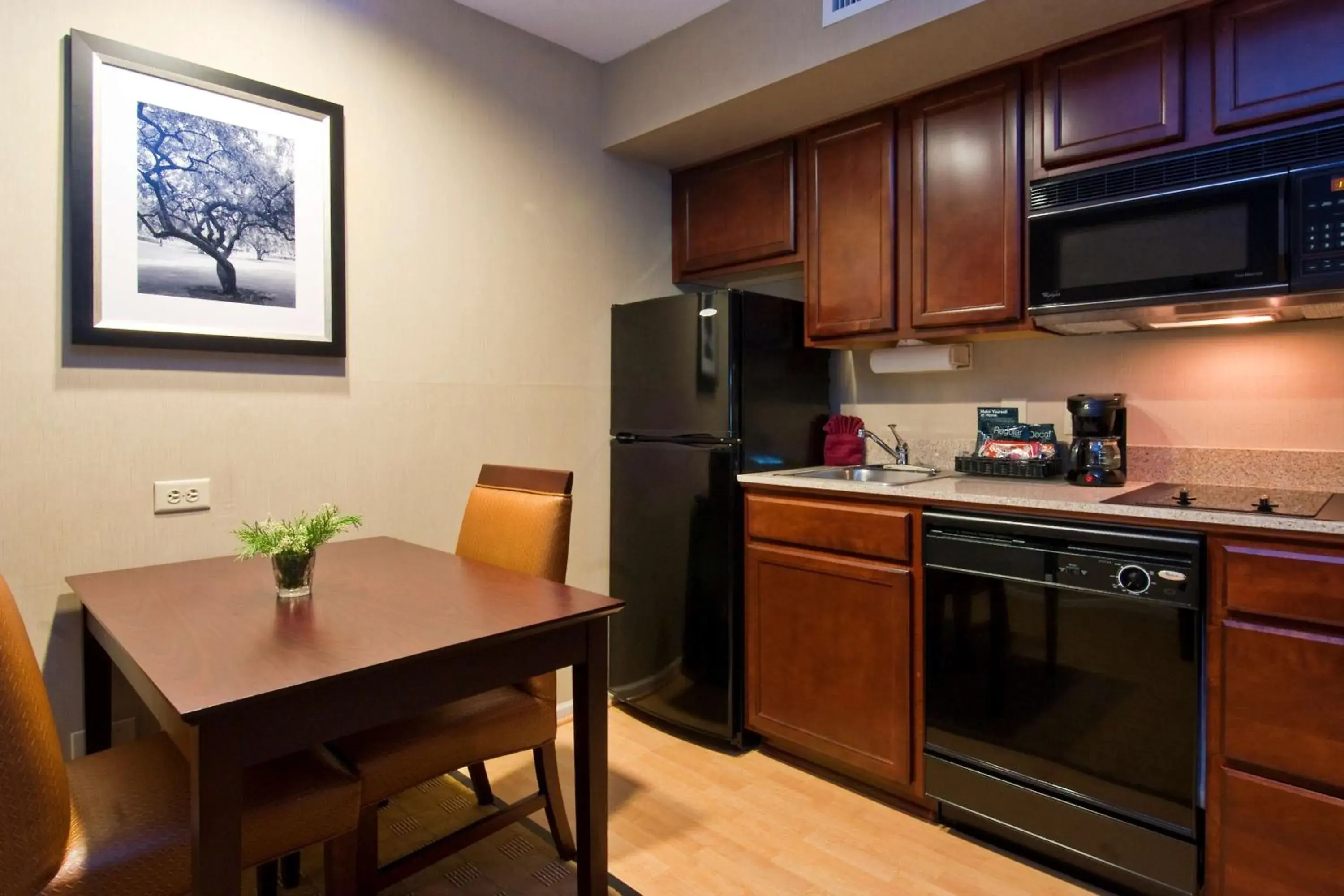 Kitchen or kitchenette, Kitchen/Kitchenette in Homewood Suites Dayton-Fairborn