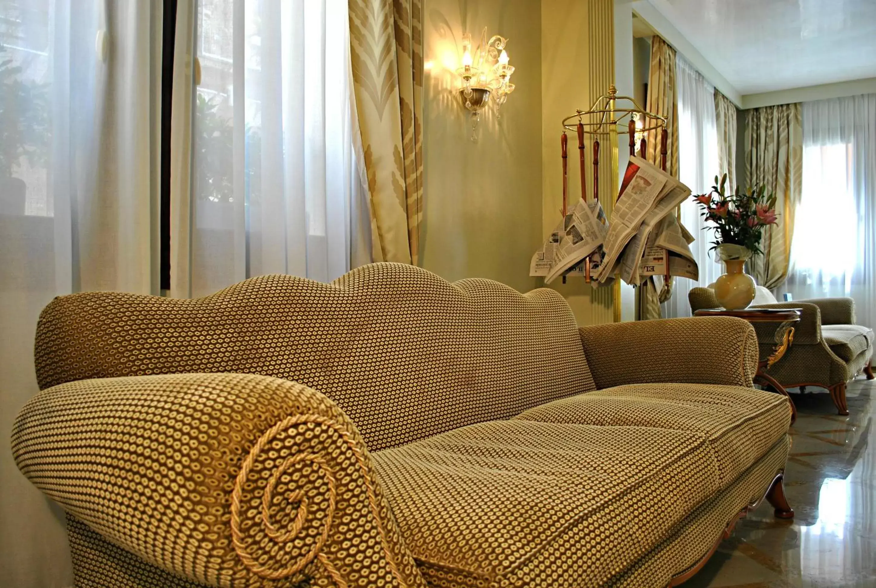 Lobby or reception, Seating Area in Hotel Carlton Capri