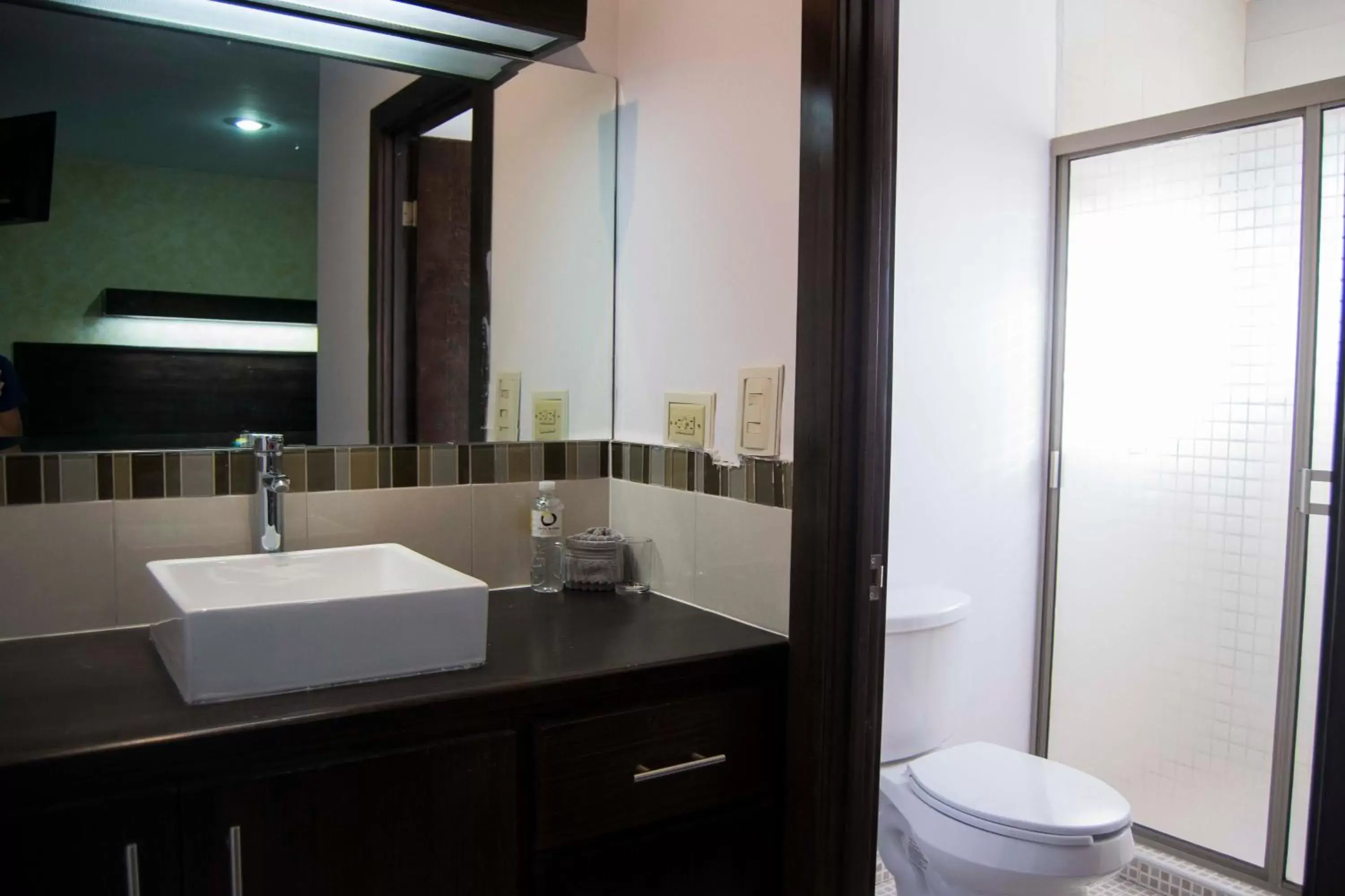 Bathroom in Hotel Onix Suites