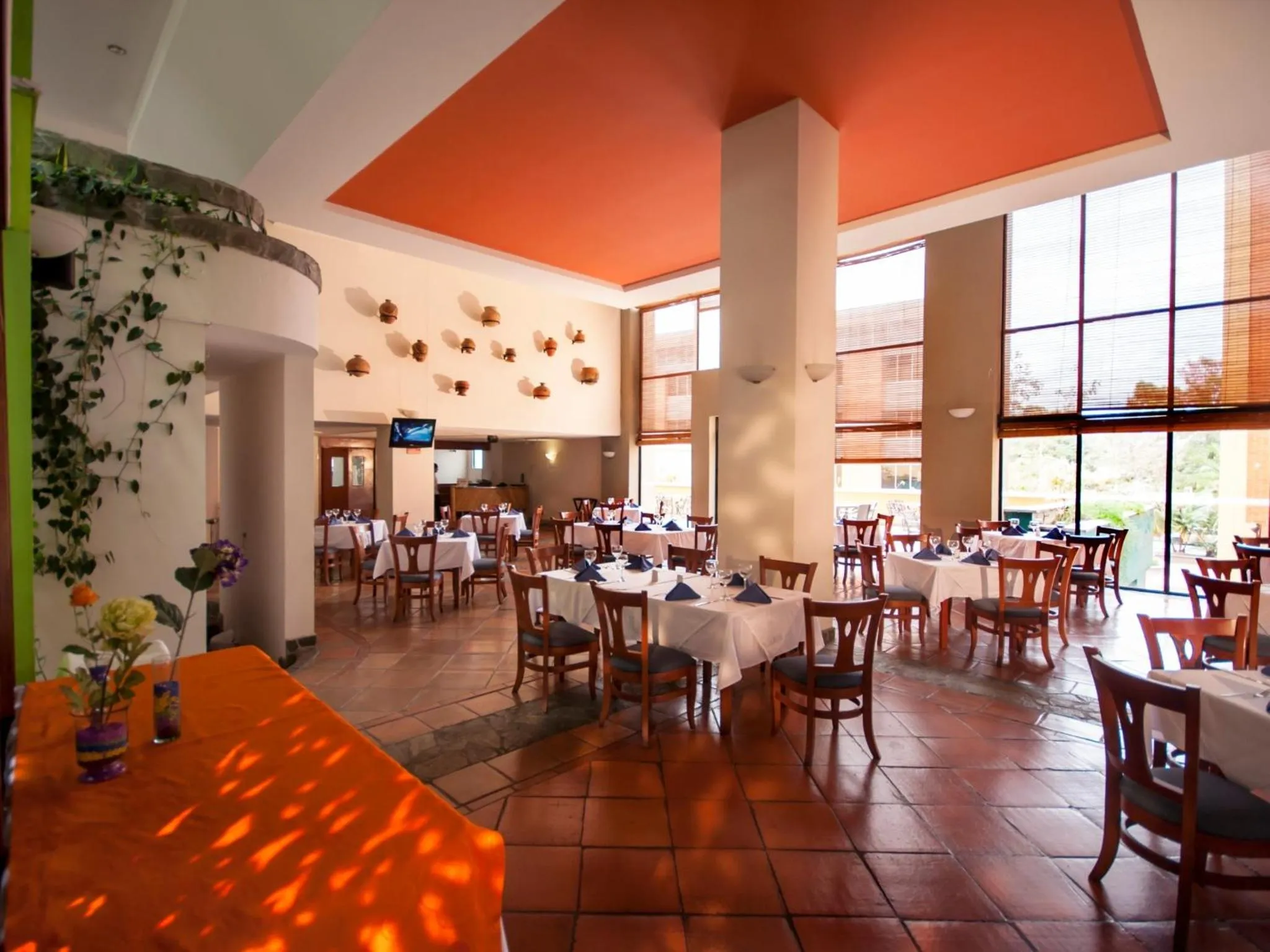 Restaurant/places to eat in Armenia Hotel