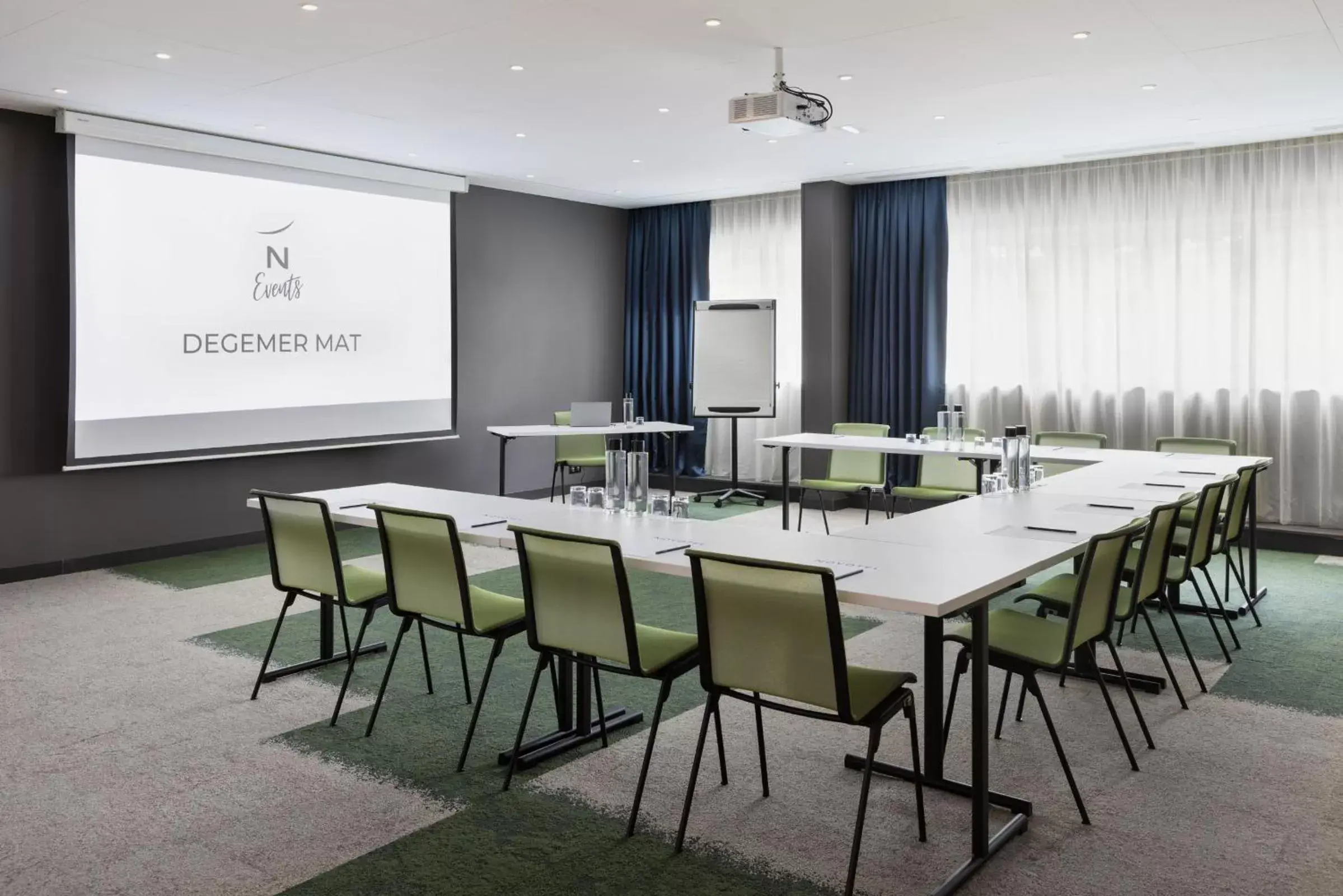 Meeting/conference room in Novotel Rennes Alma