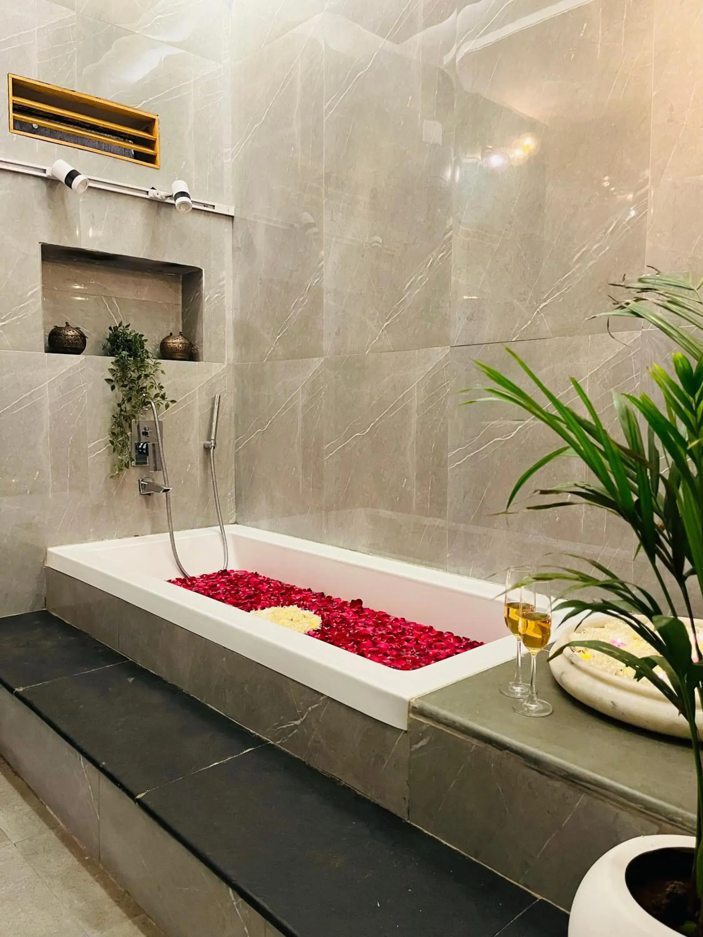 Bath, Bathroom in Moustache Hostel Udaipur