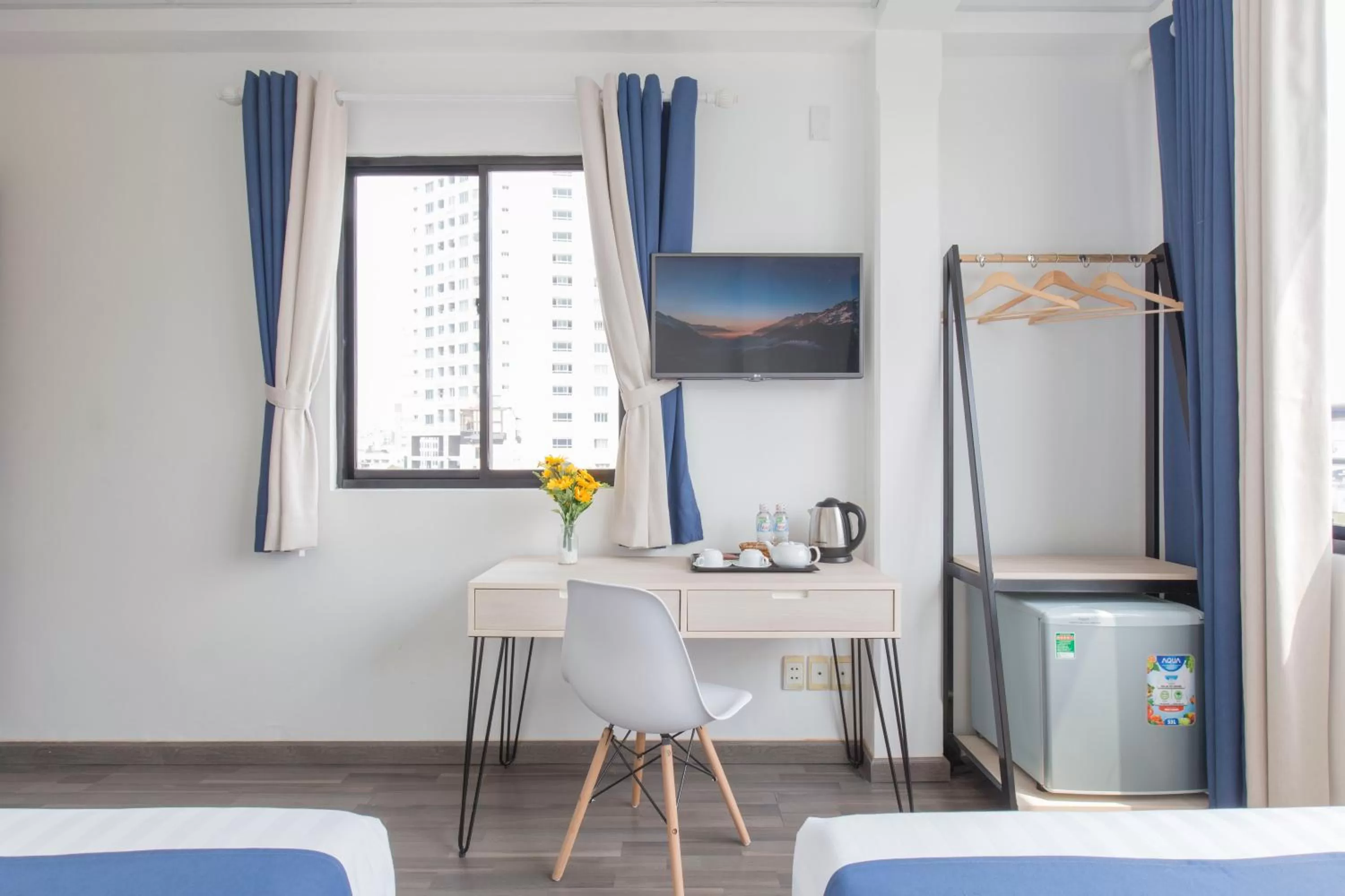 Communal lounge/ TV room in Spotlight Hotel