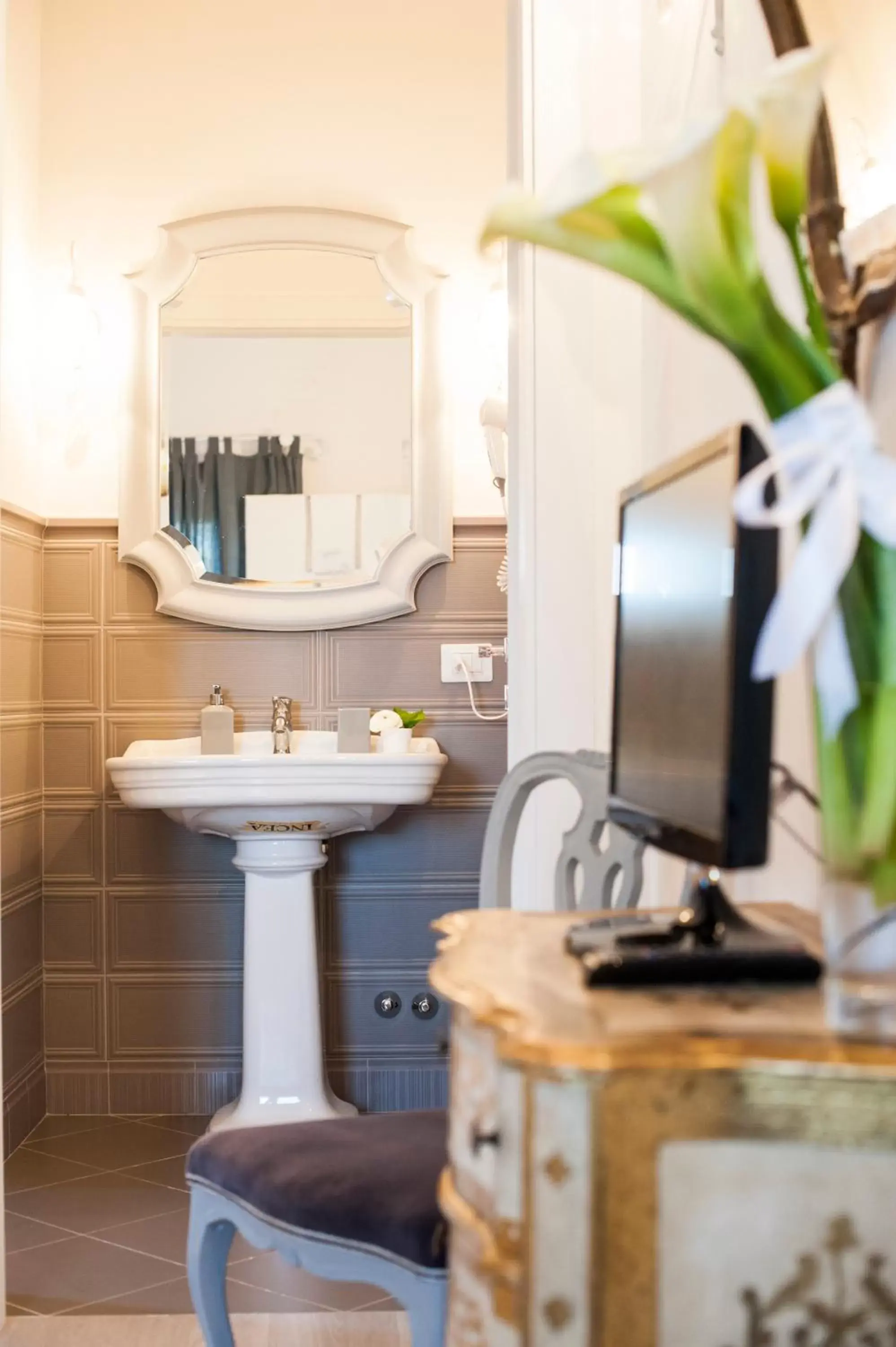 Bathroom in Country Lodge B&B