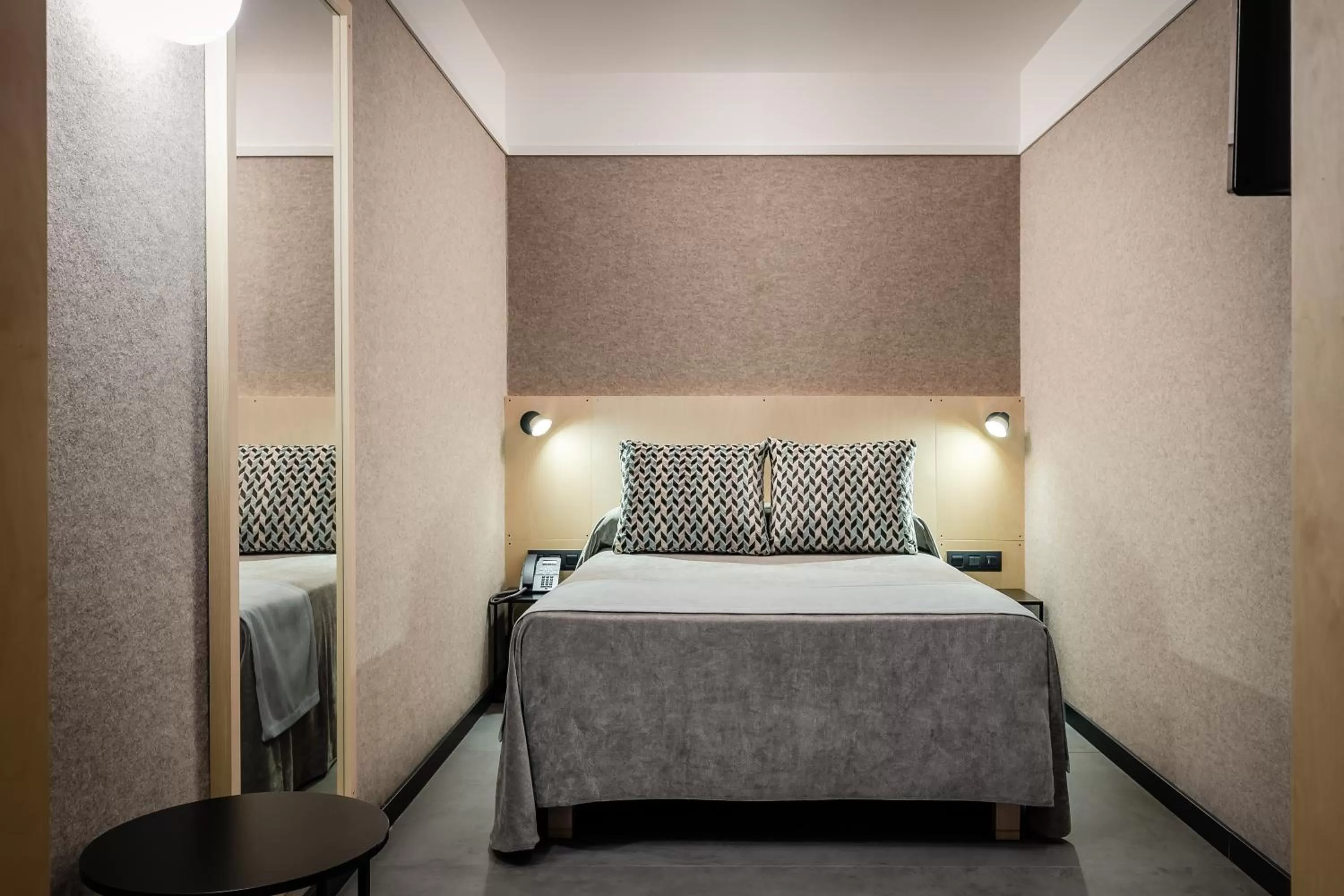 Bed in Hotel Raval House