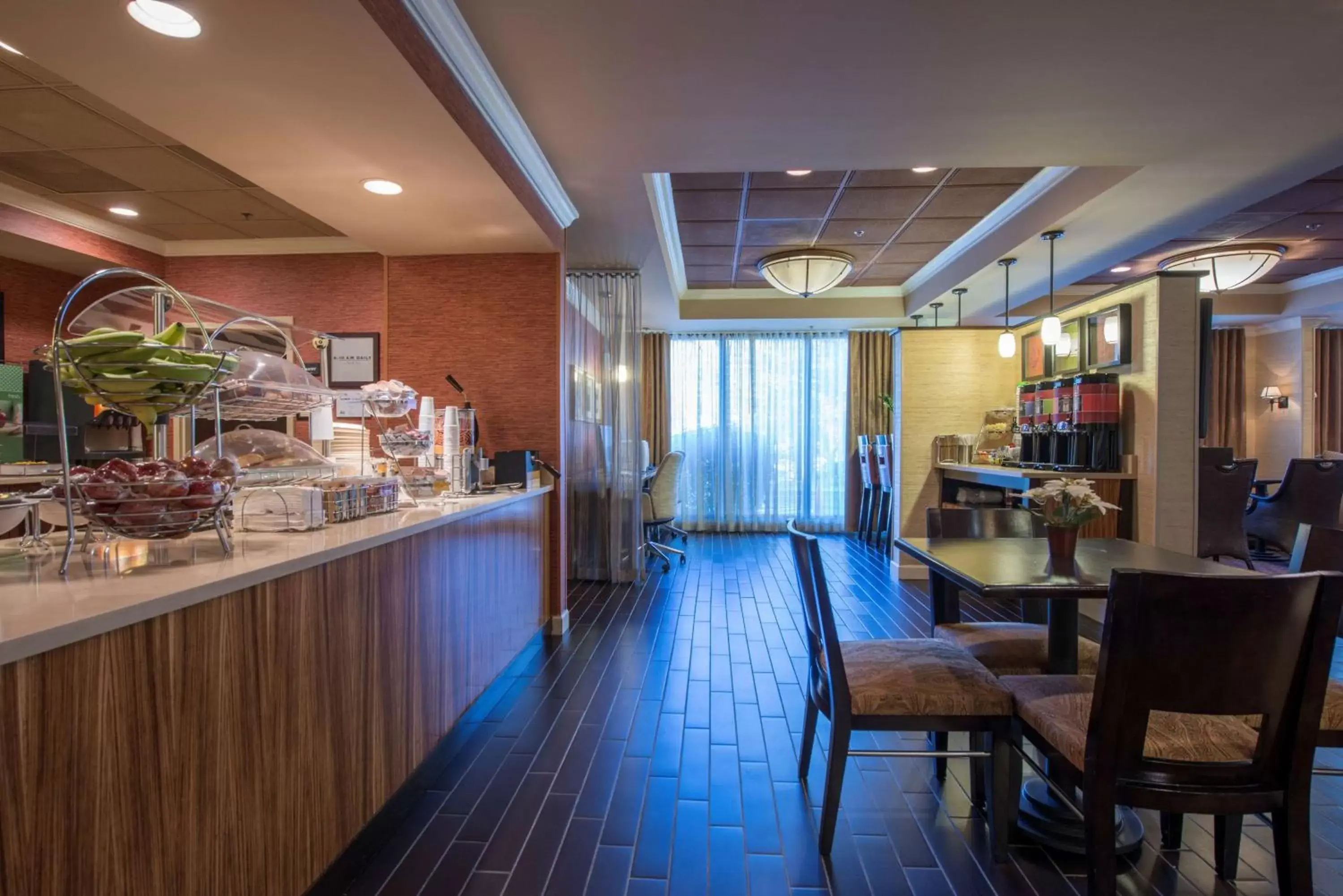 Dining area, Restaurant/Places to Eat in Hampton Inn Atlanta-Peachtree Corners/Norcross