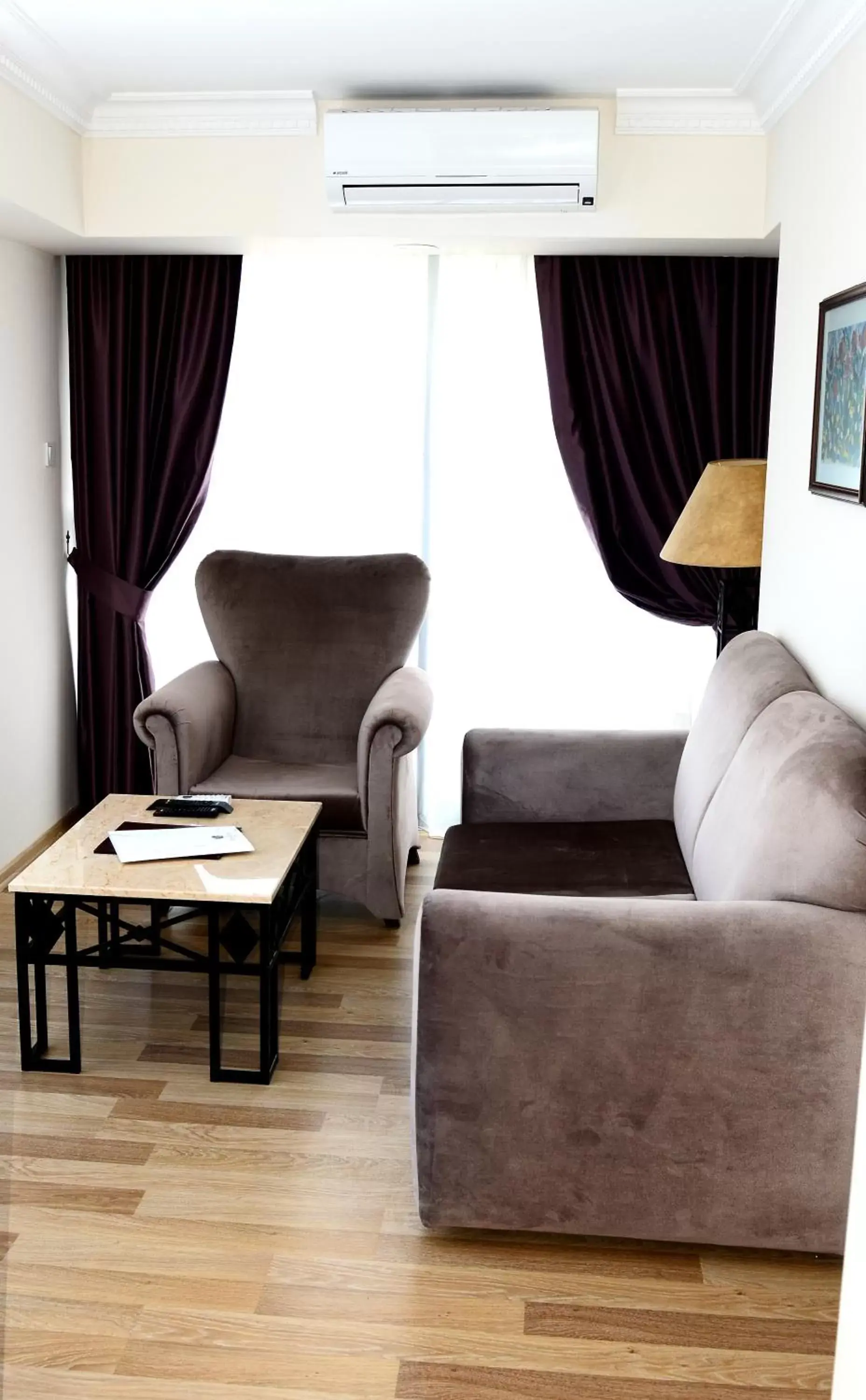 Living room, Seating Area in Hotel By Karaaslan Inn