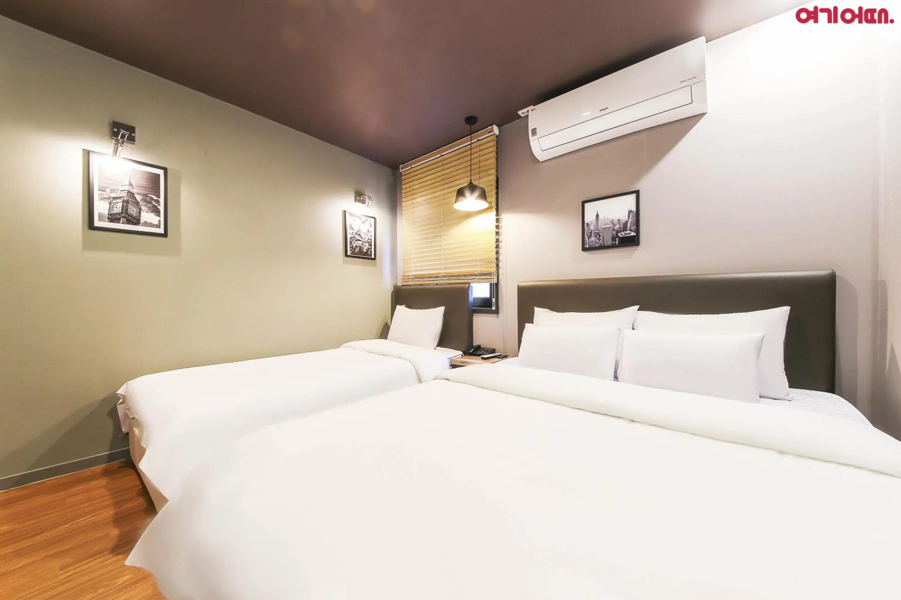 Triple Room in Hotel Gray Triple Room in Hotel Gray