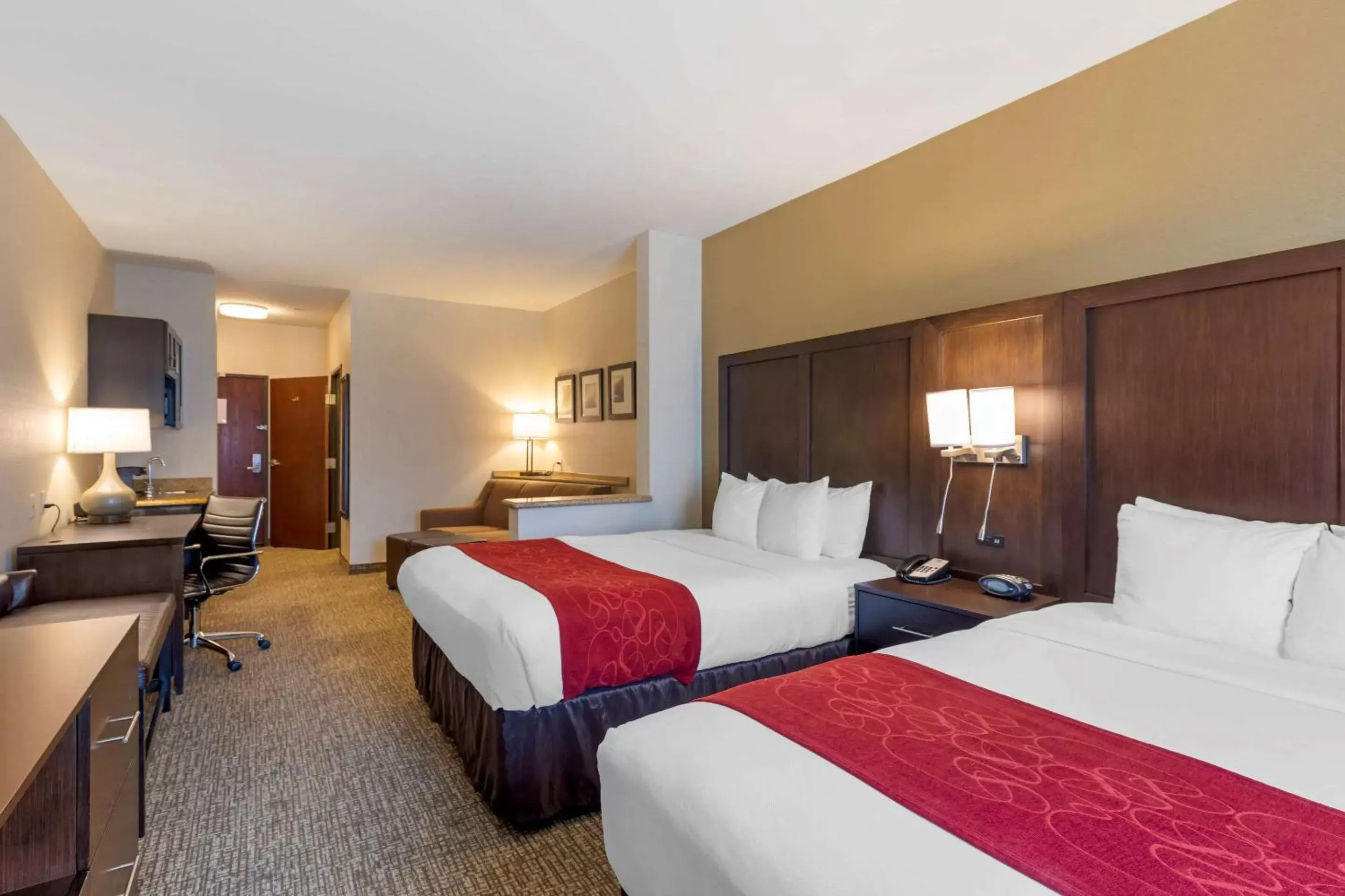 Bedroom, Bed in Comfort Suites Ontario Airport Convention Center