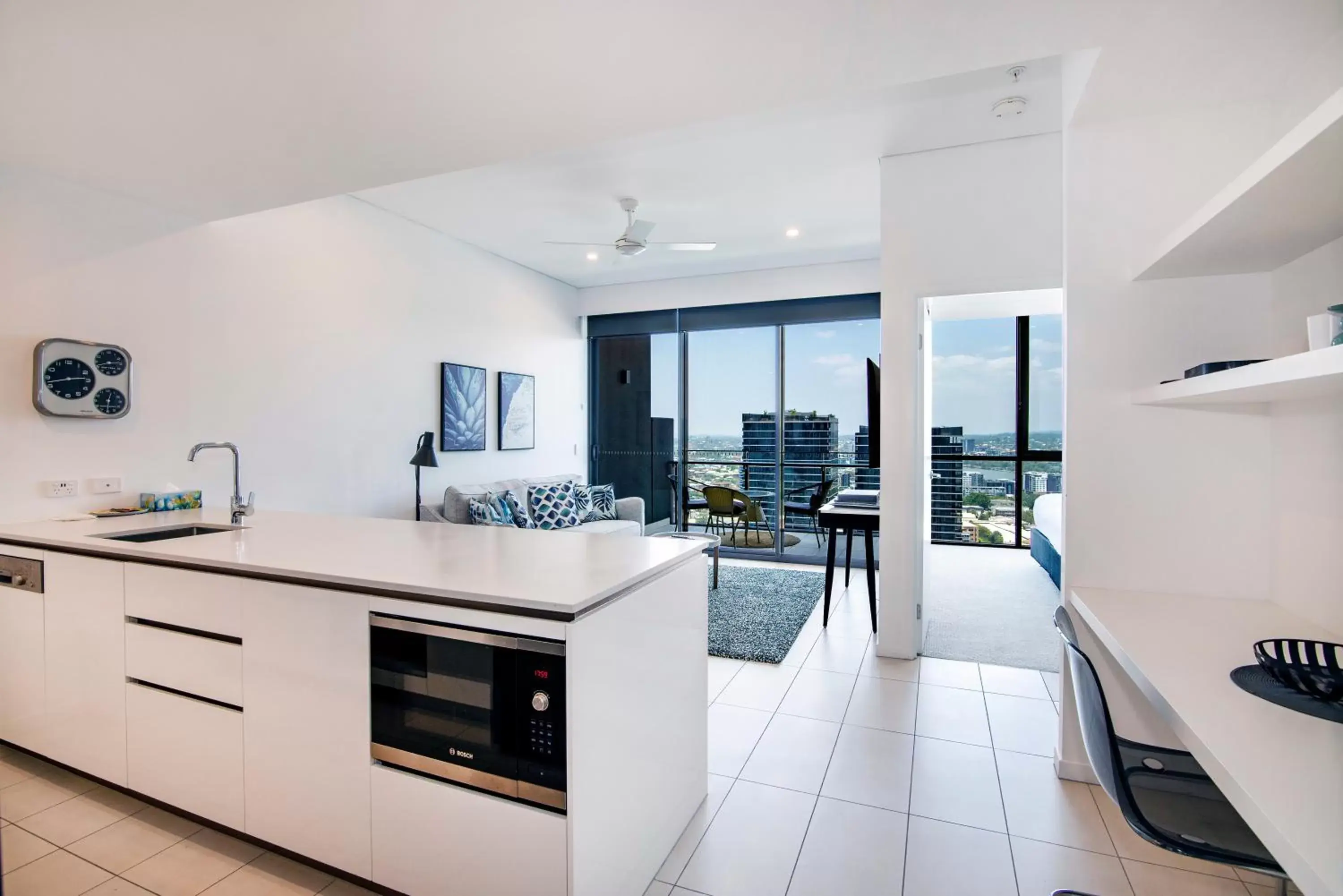 Kitchen or kitchenette, Kitchen/Kitchenette in Hope Street Apartments by CLLIX