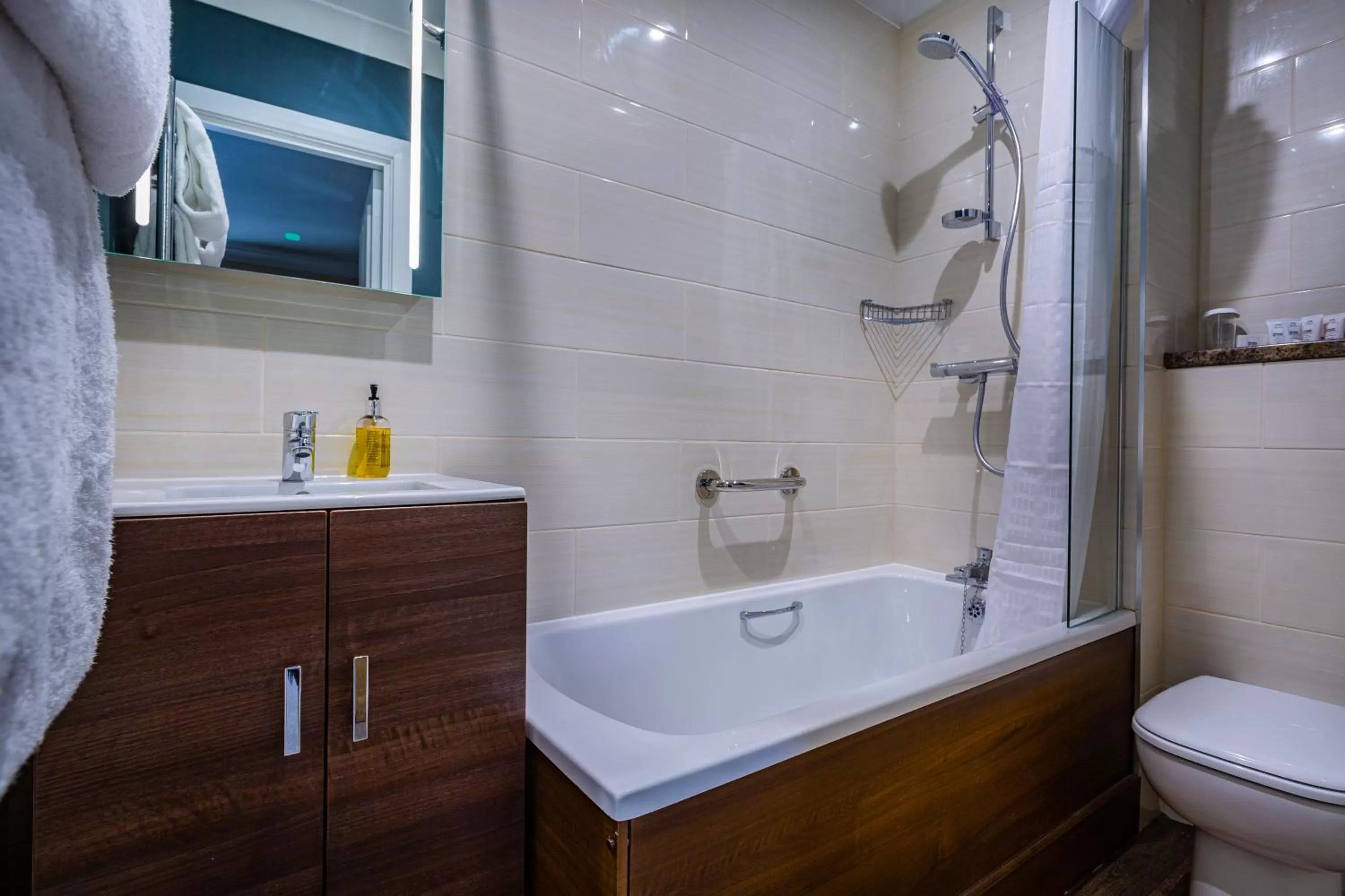 Shower in The Feathers Hotel, Helmsley, North Yorkshire - The Coaching Inn Group