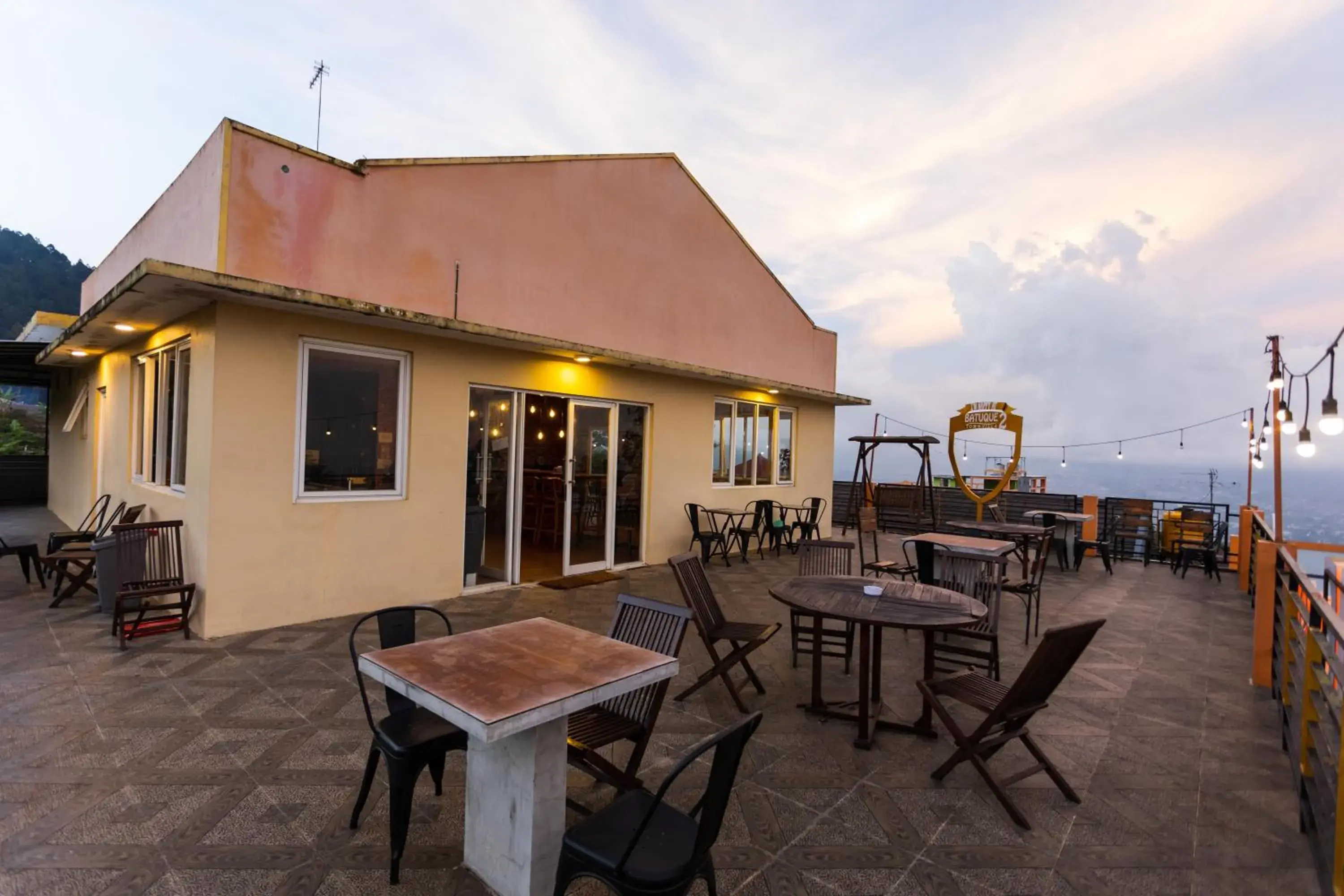 Patio, Restaurant/Places to Eat in Batuque Town Villa 2