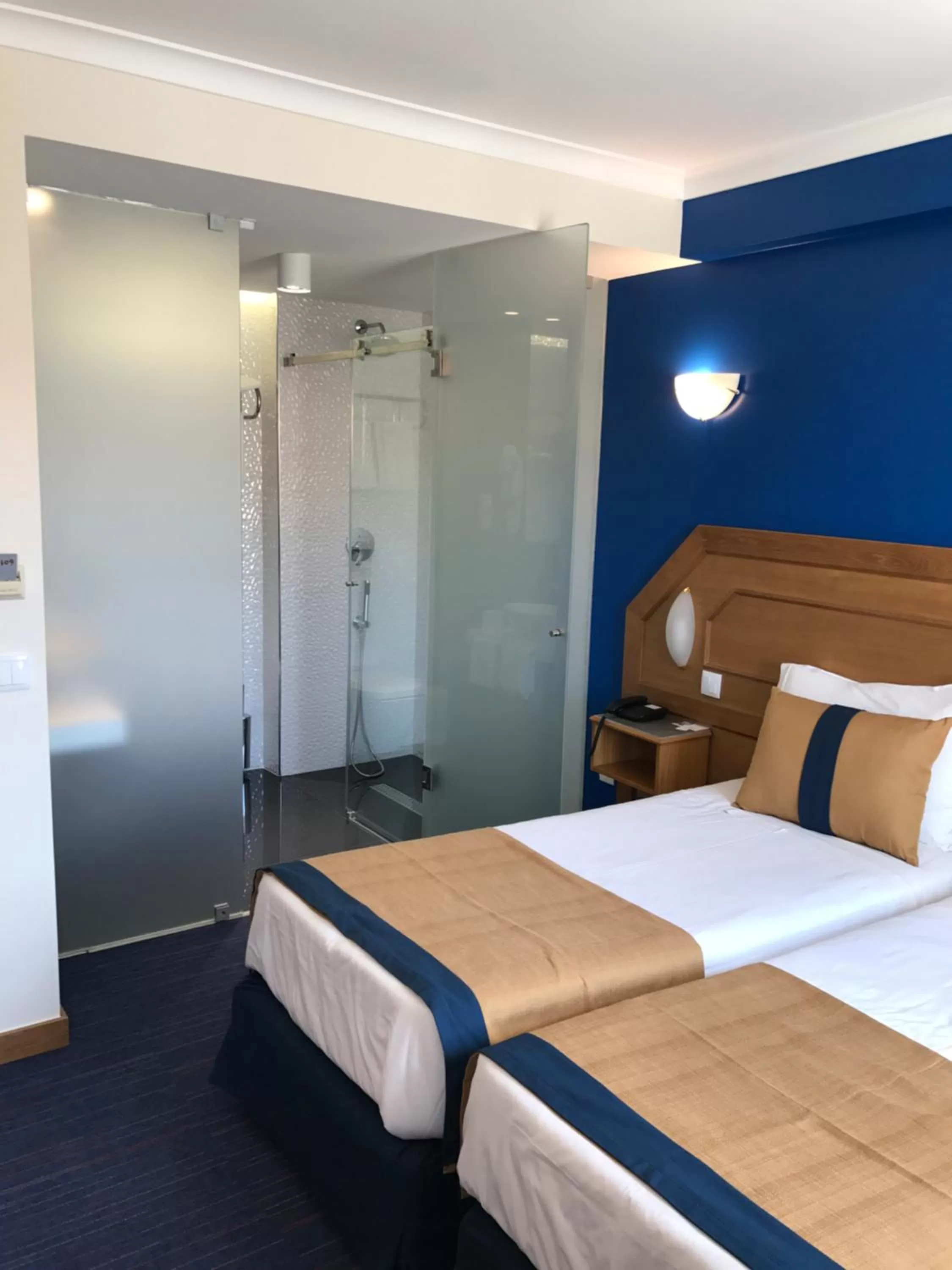 Photo of the whole room, Bed in Hotel Do Chile