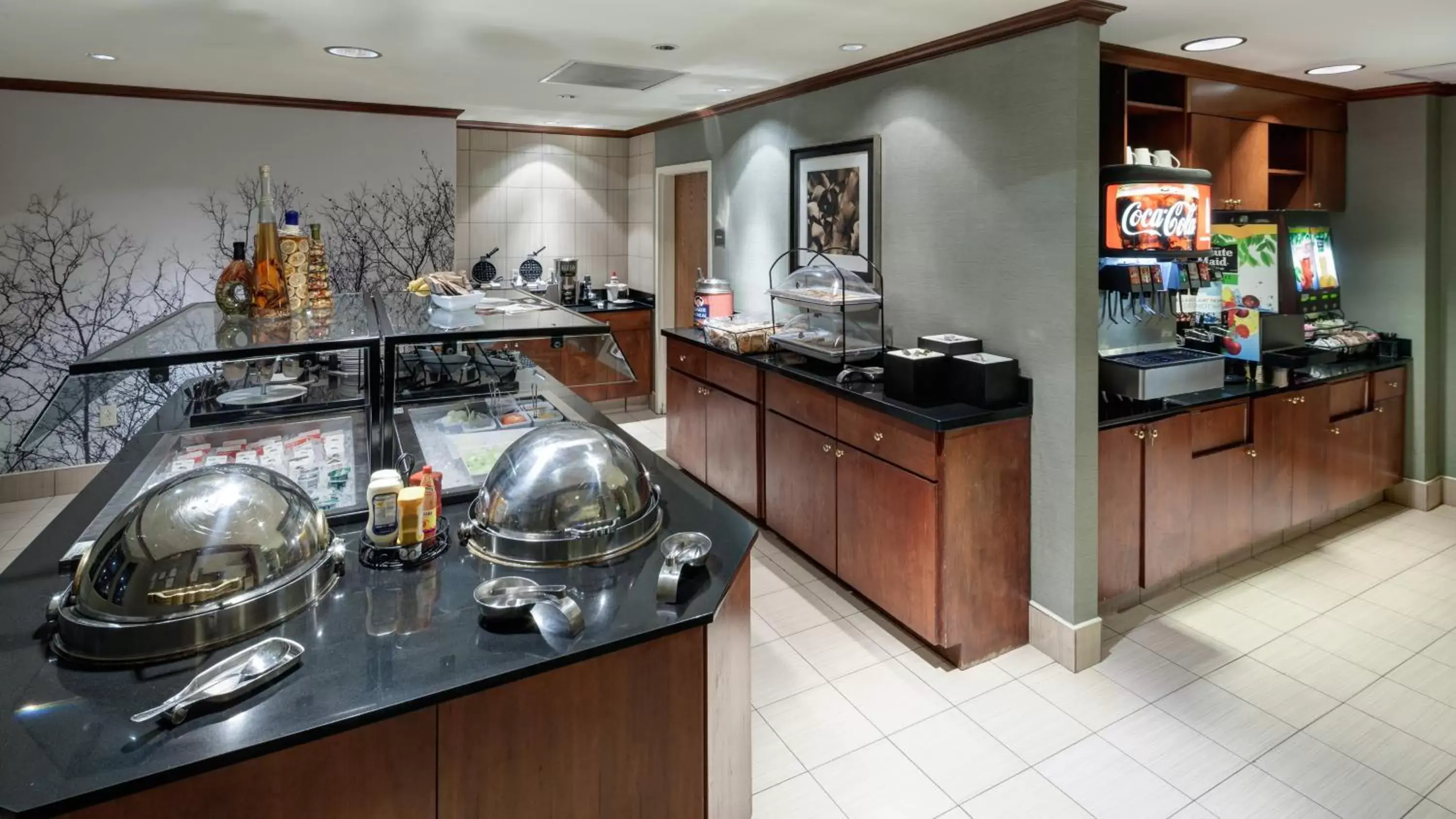 Breakfast, Kitchen/Kitchenette in Staybridge Suites Jackson, an IHG Hotel