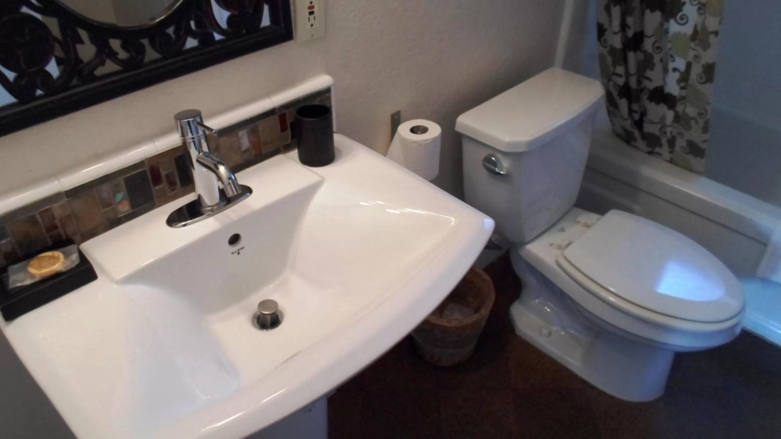 Bathroom in Paradice Motel