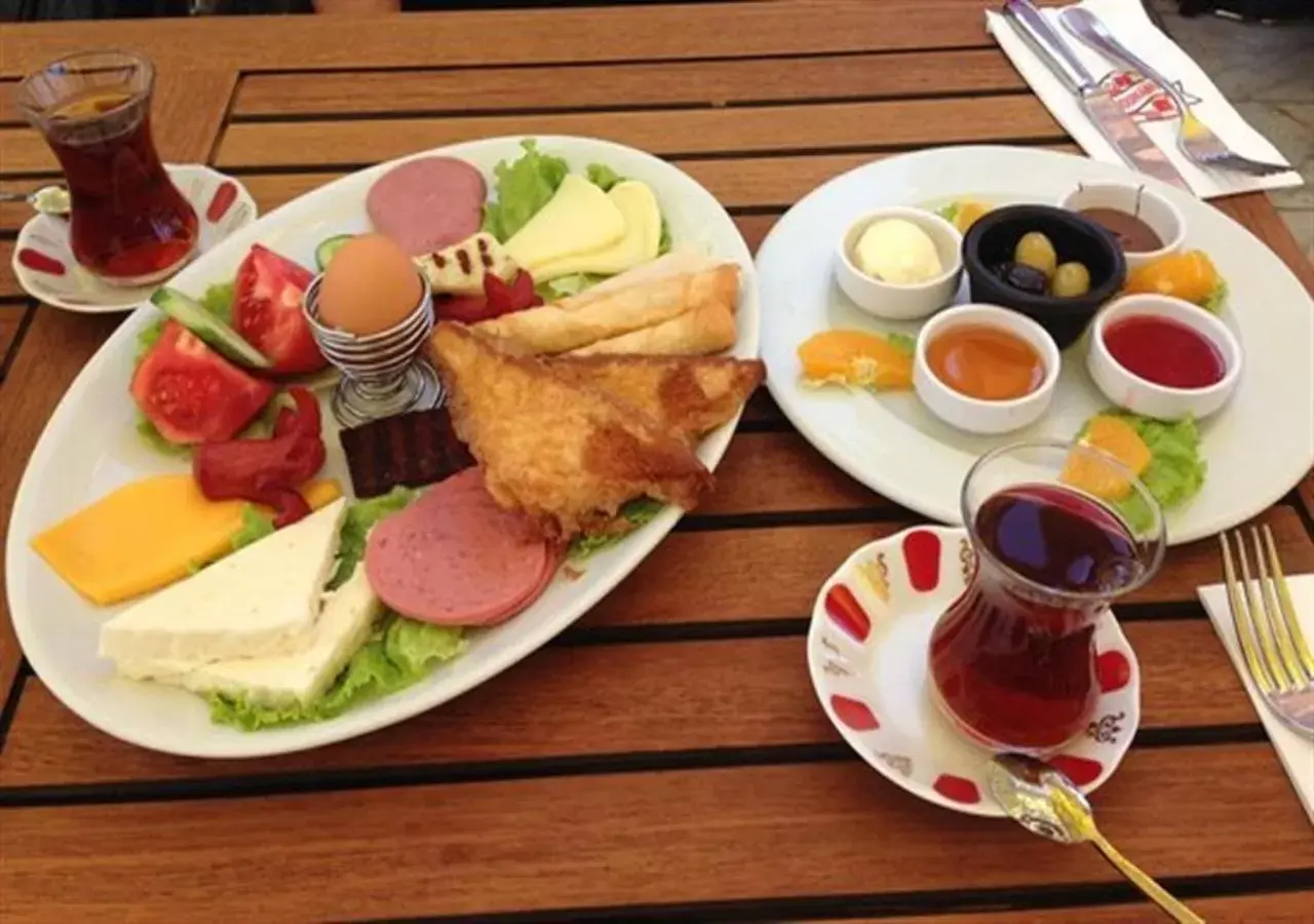 Breakfast in Ozmen Hotel