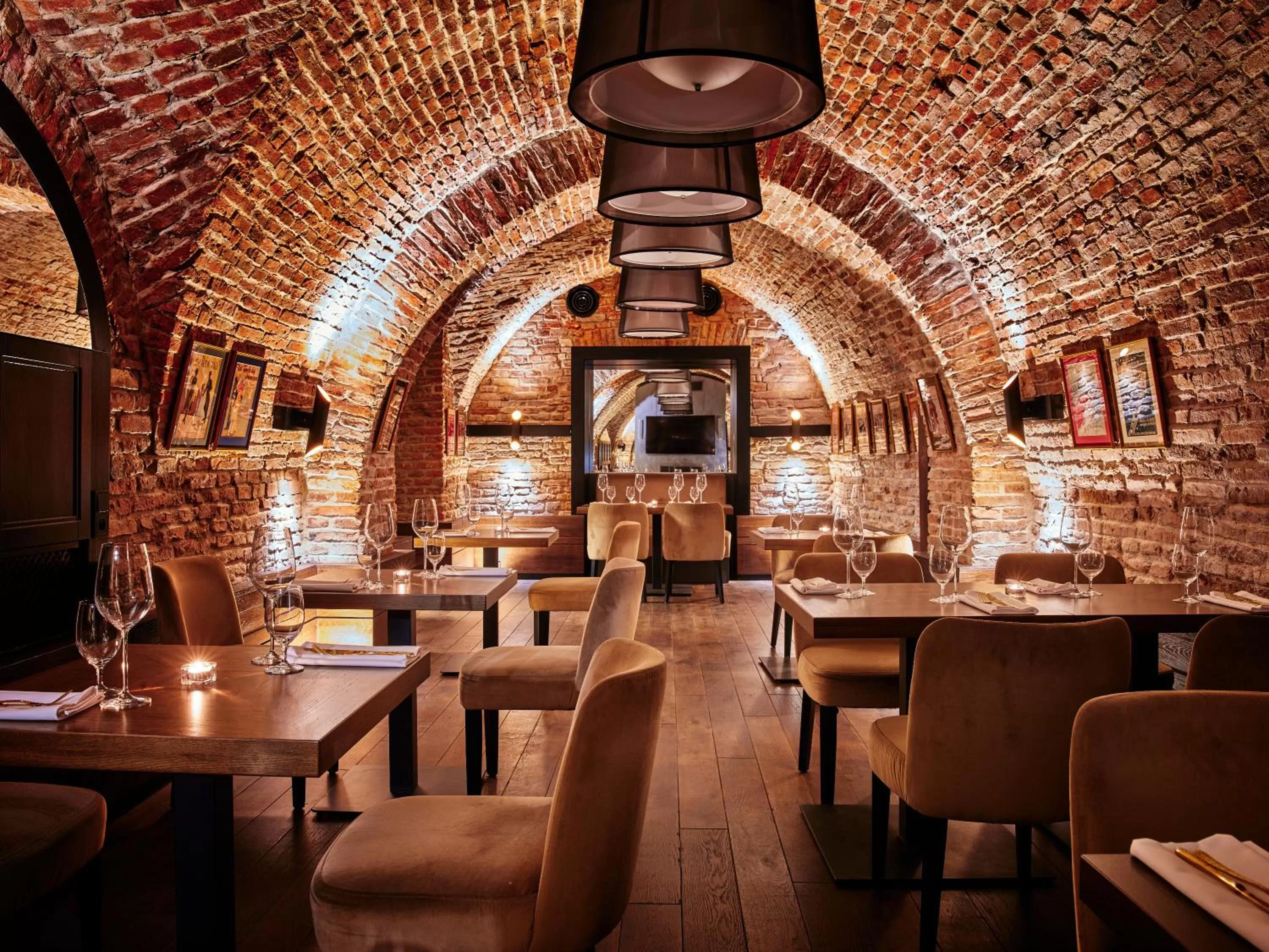 Restaurant/places to eat in Hotel Teatro Boutique Old Town - Destigo Hotels