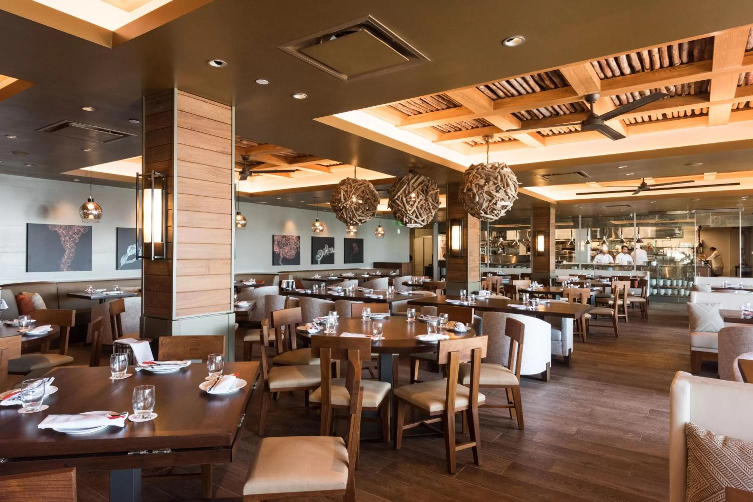 Restaurant/places to eat in 'Alohilani Resort Waikiki Beach