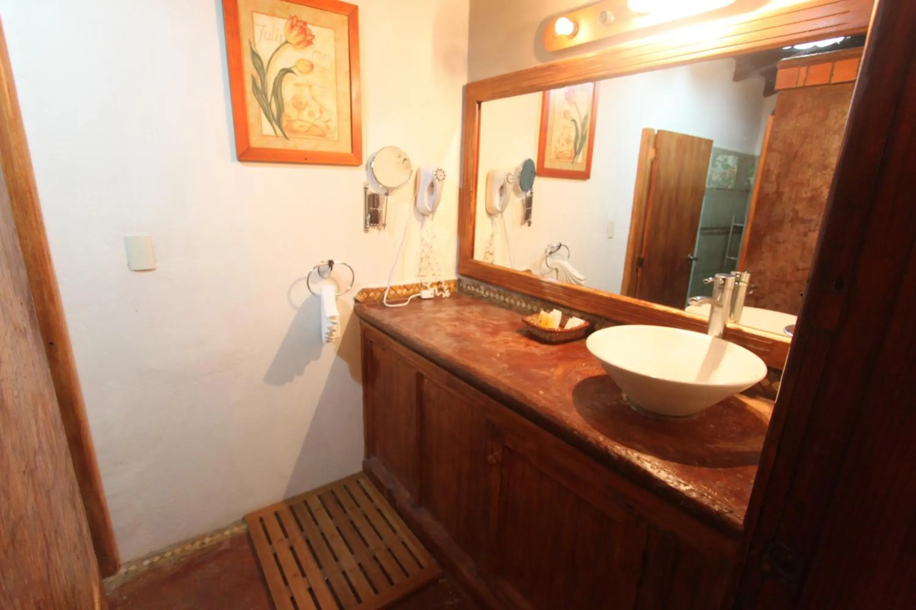 Shower, Bathroom in El Marques Hacienda