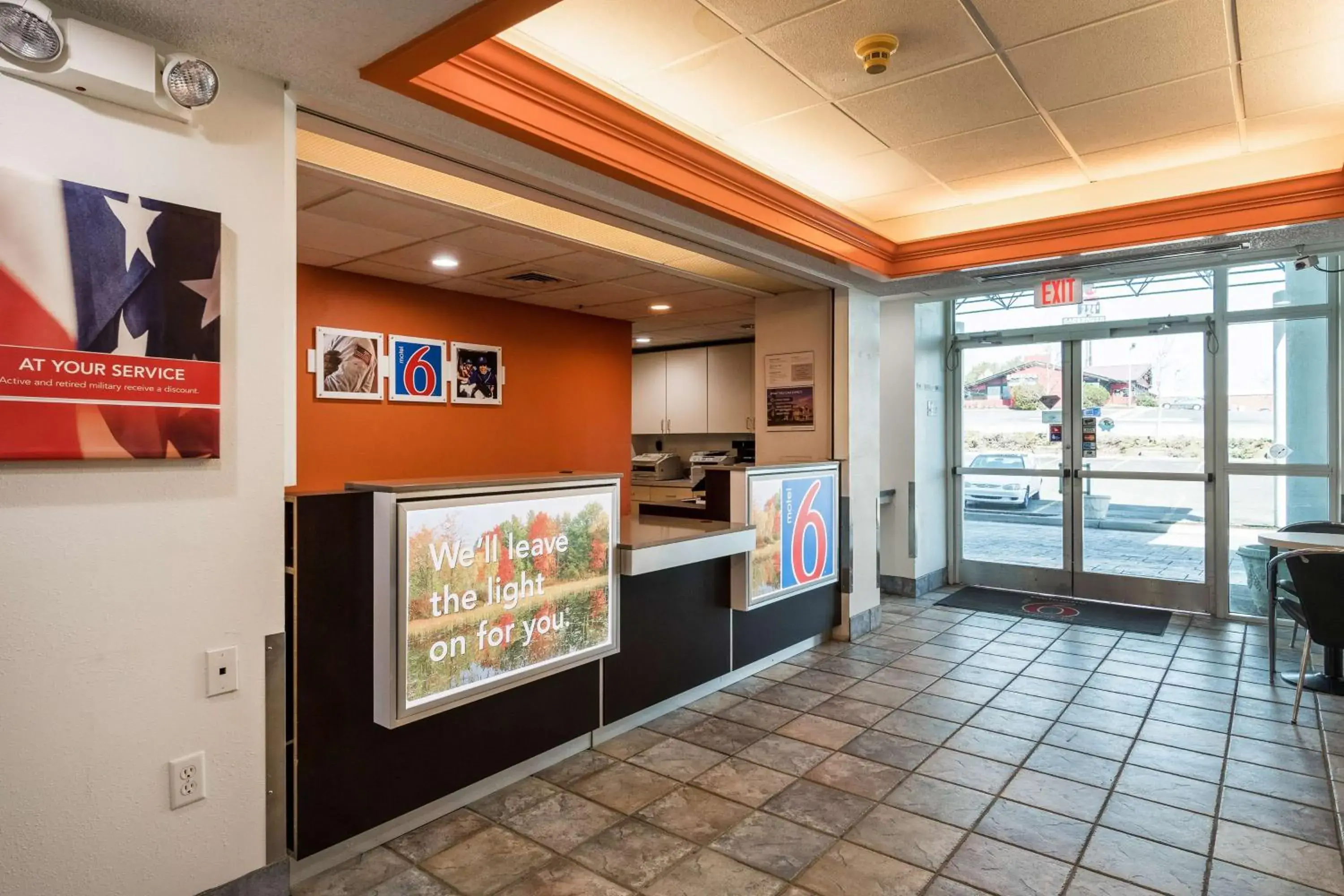 Lobby or reception in Motel 6-Newport, TN Lobby or reception in Motel 6-Newport, TN