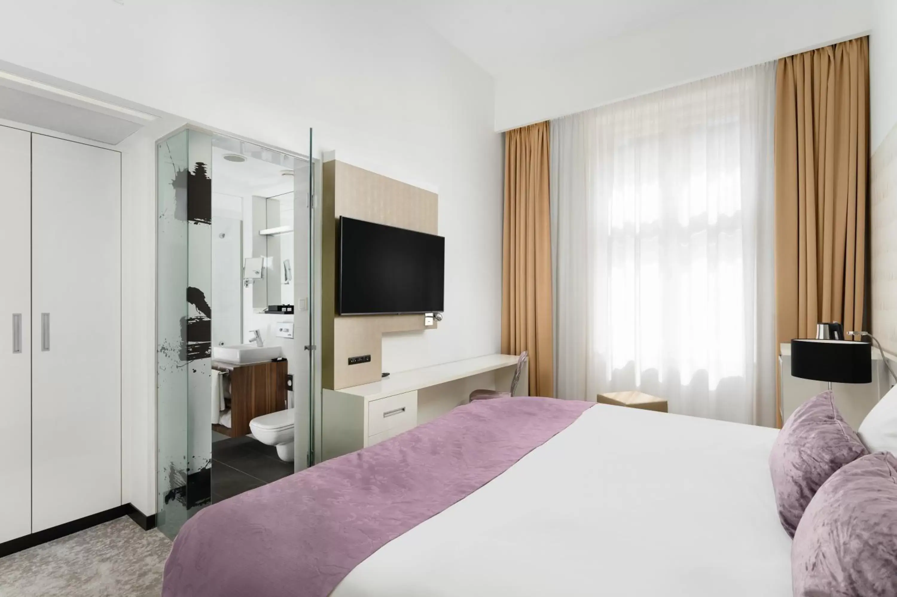 TV and multimedia, Bed in Hotel Nemzeti Budapest - MGallery
