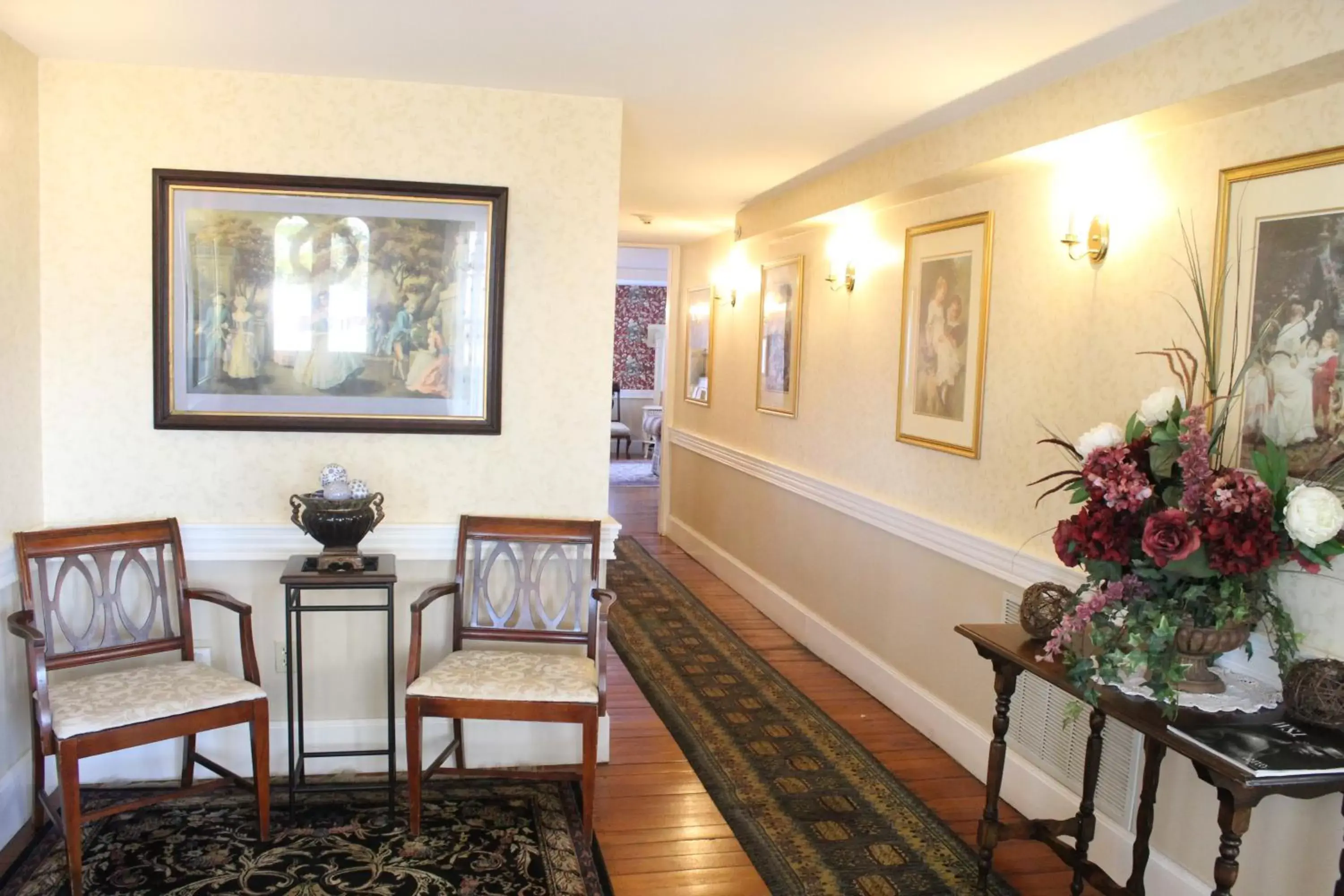 Seating area, Lobby/Reception in Old Orchard Beach Inn