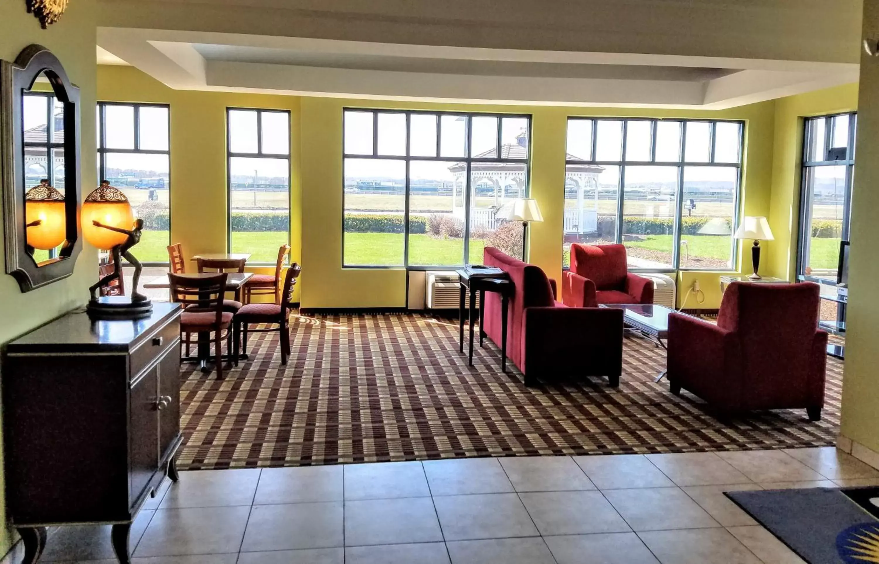 Lobby or reception in Days Inn by Wyndham Windsor Locks / Bradley Intl Airport