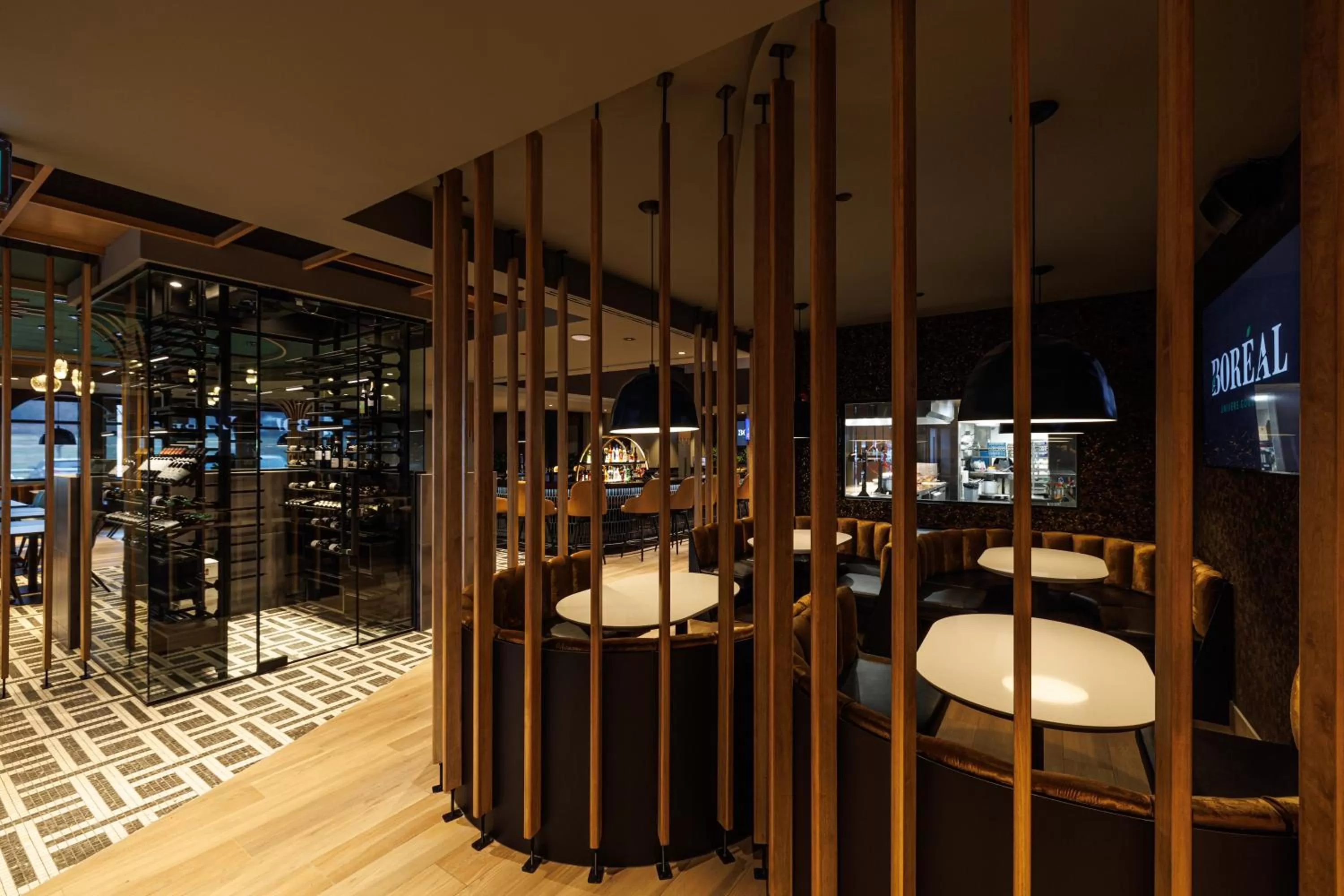 Restaurant/places to eat in Hôtel Universel, Centre de congrès Rivière-du-Loup