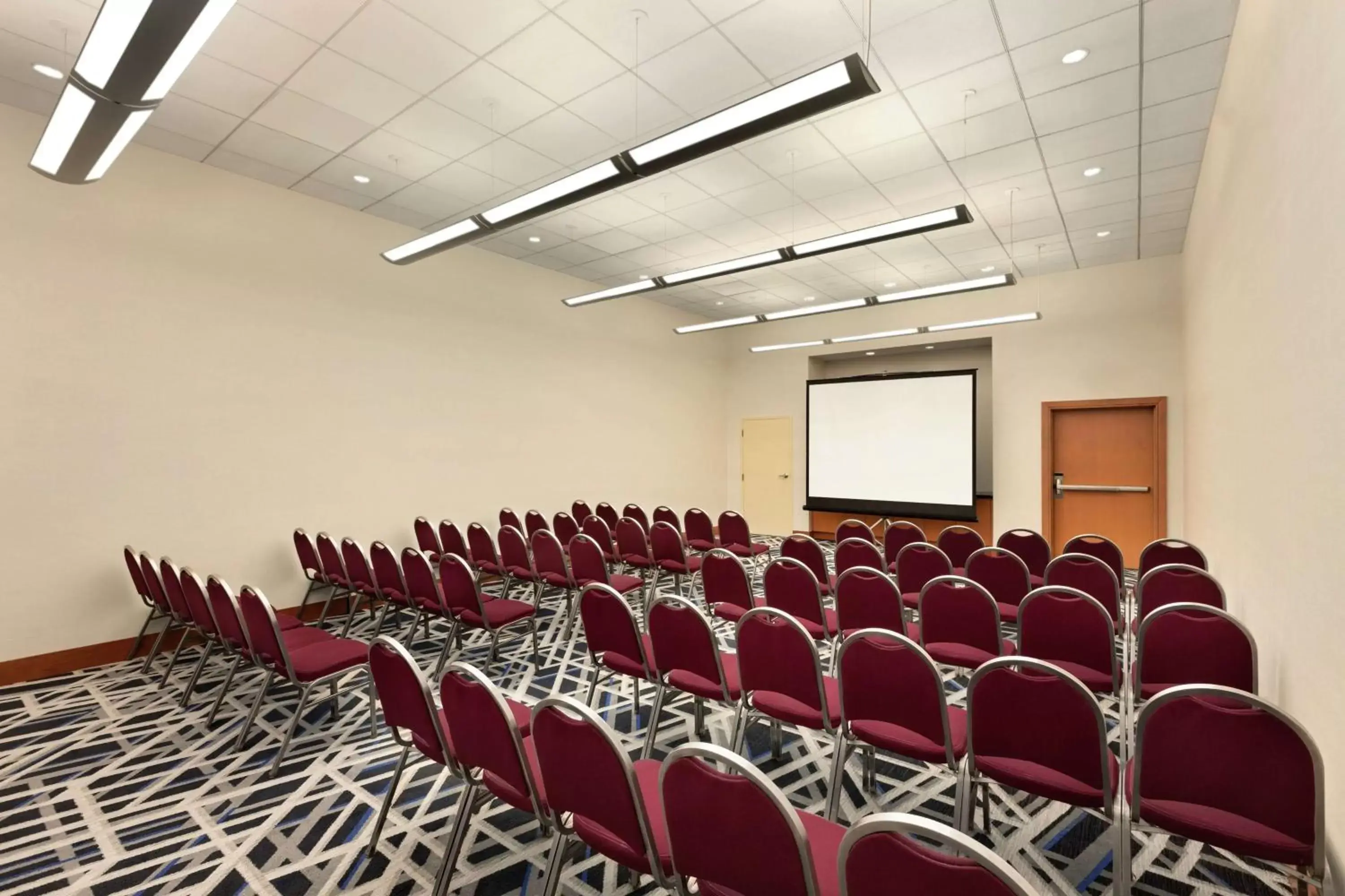 Meeting/conference room in Embassy Suites Boston at Logan Airport