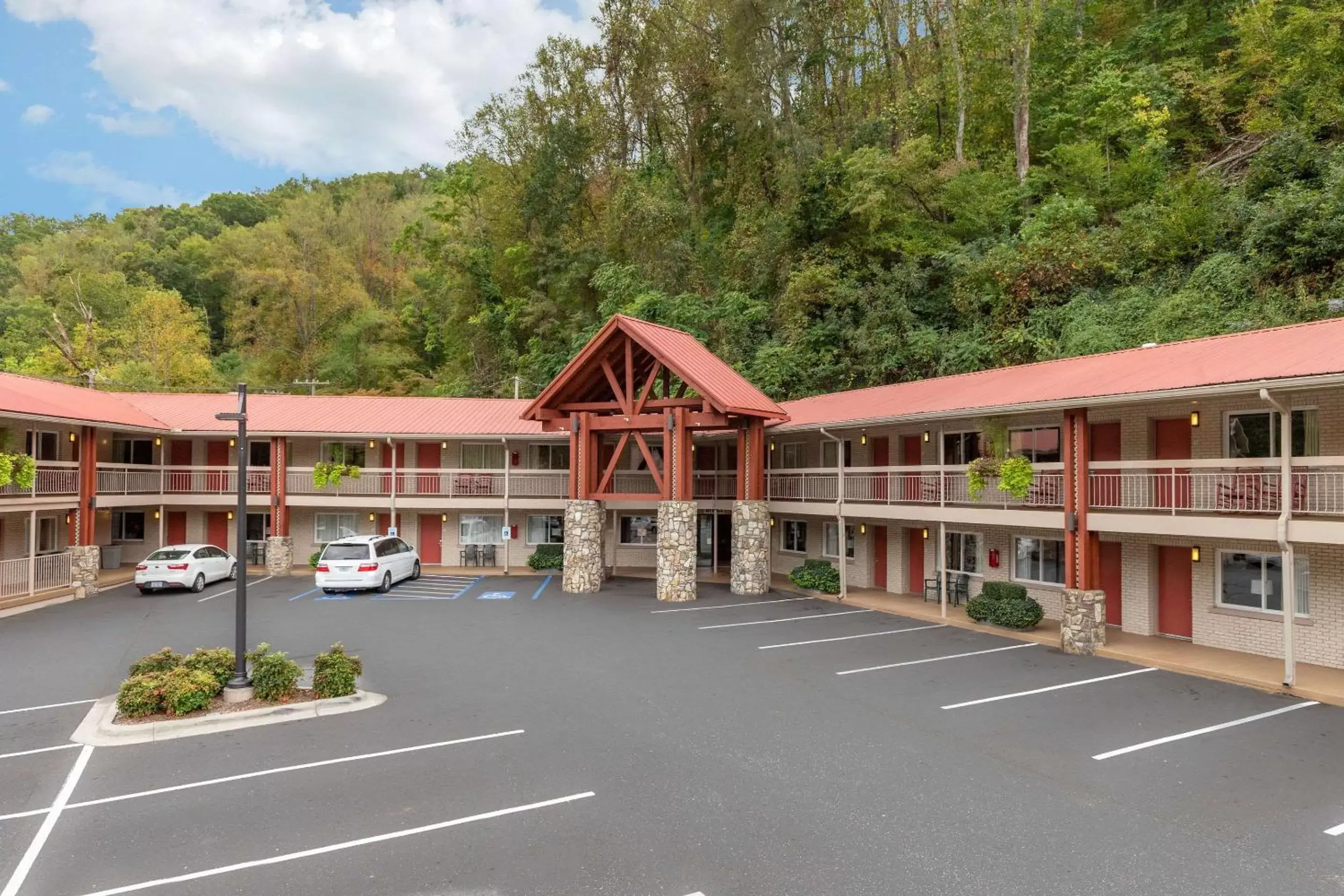 Property Building in Econo Lodge Cherokee