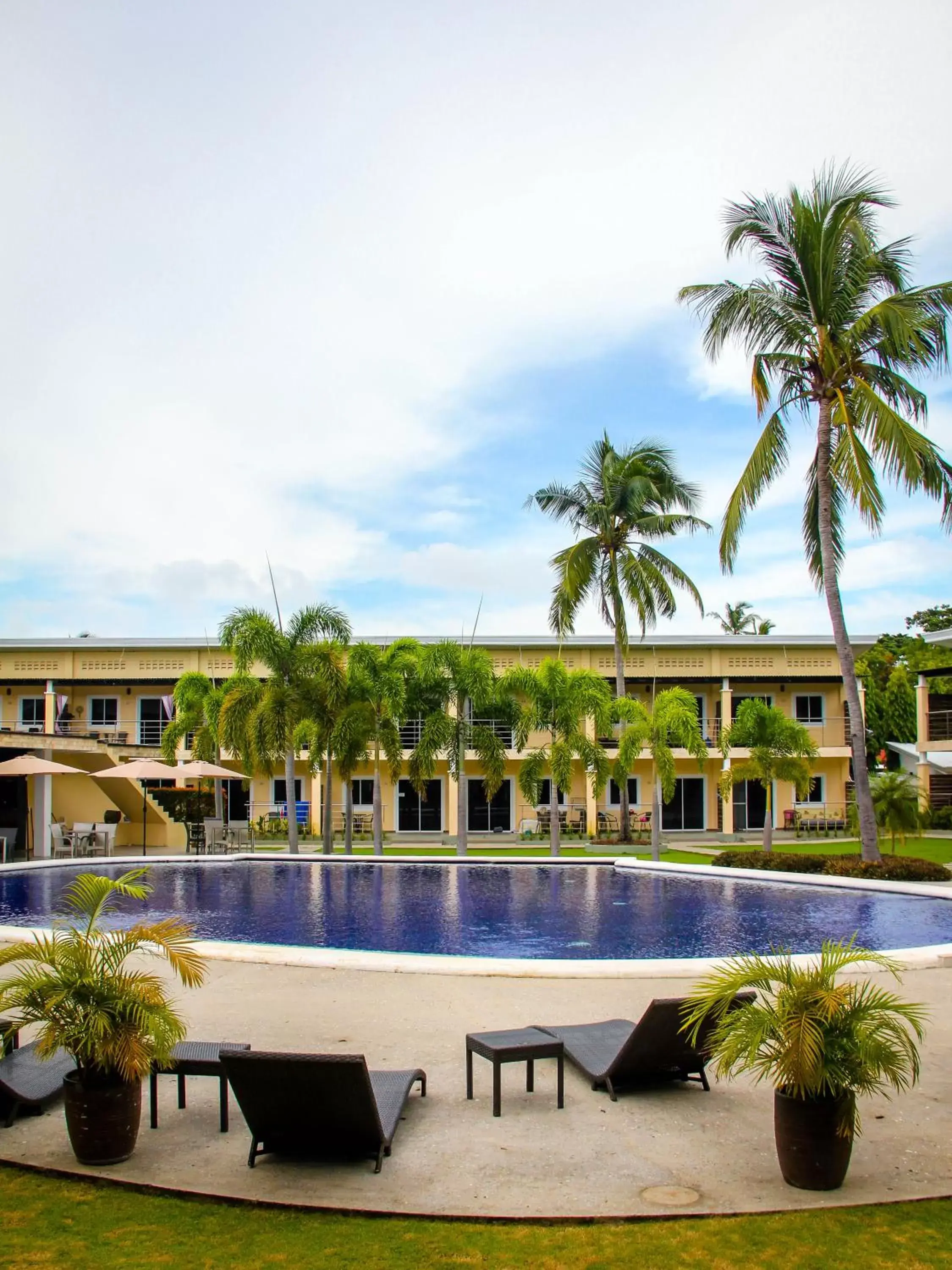 Swimming Pool in Malinawon Resort