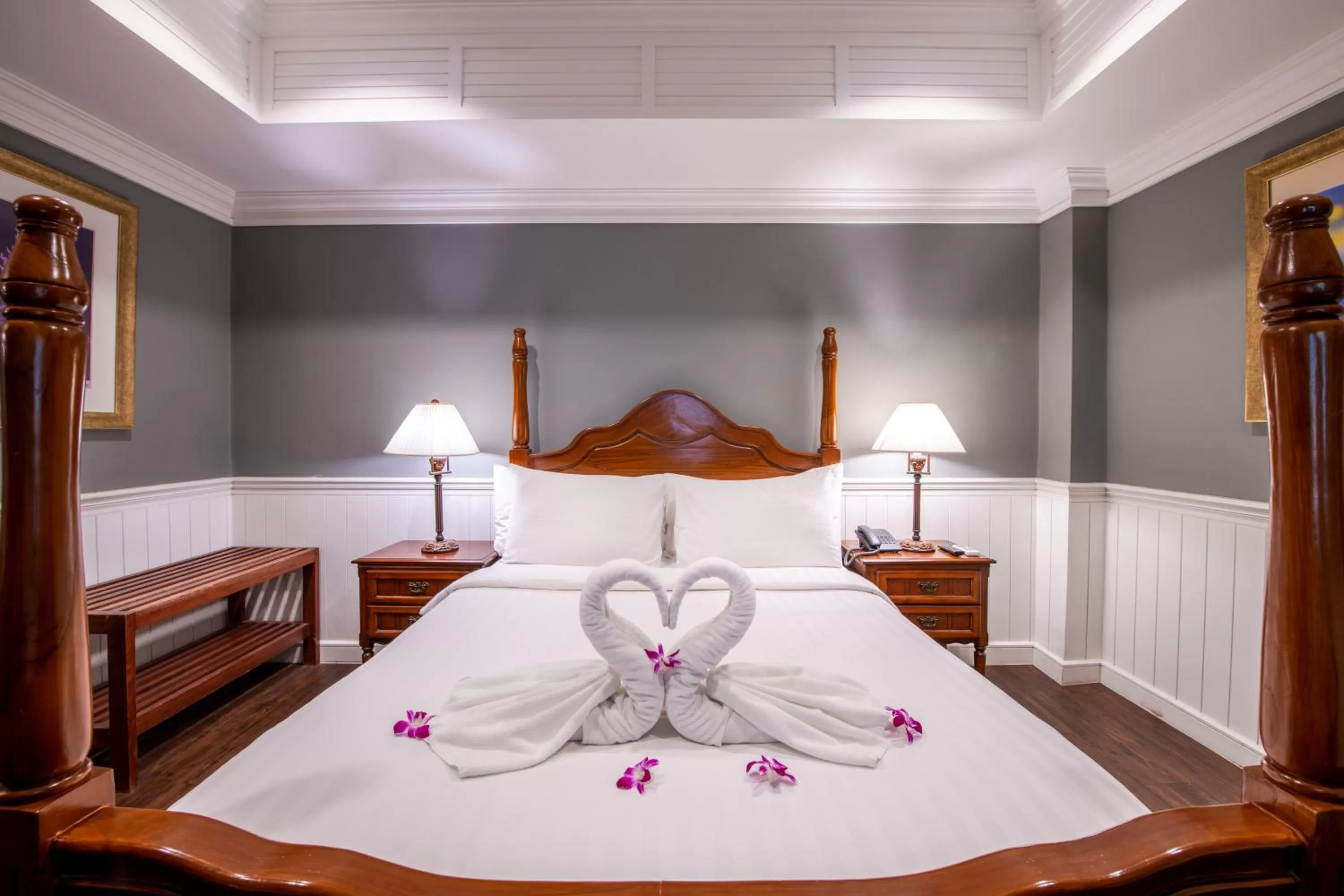 Bed in The Orchid House 153