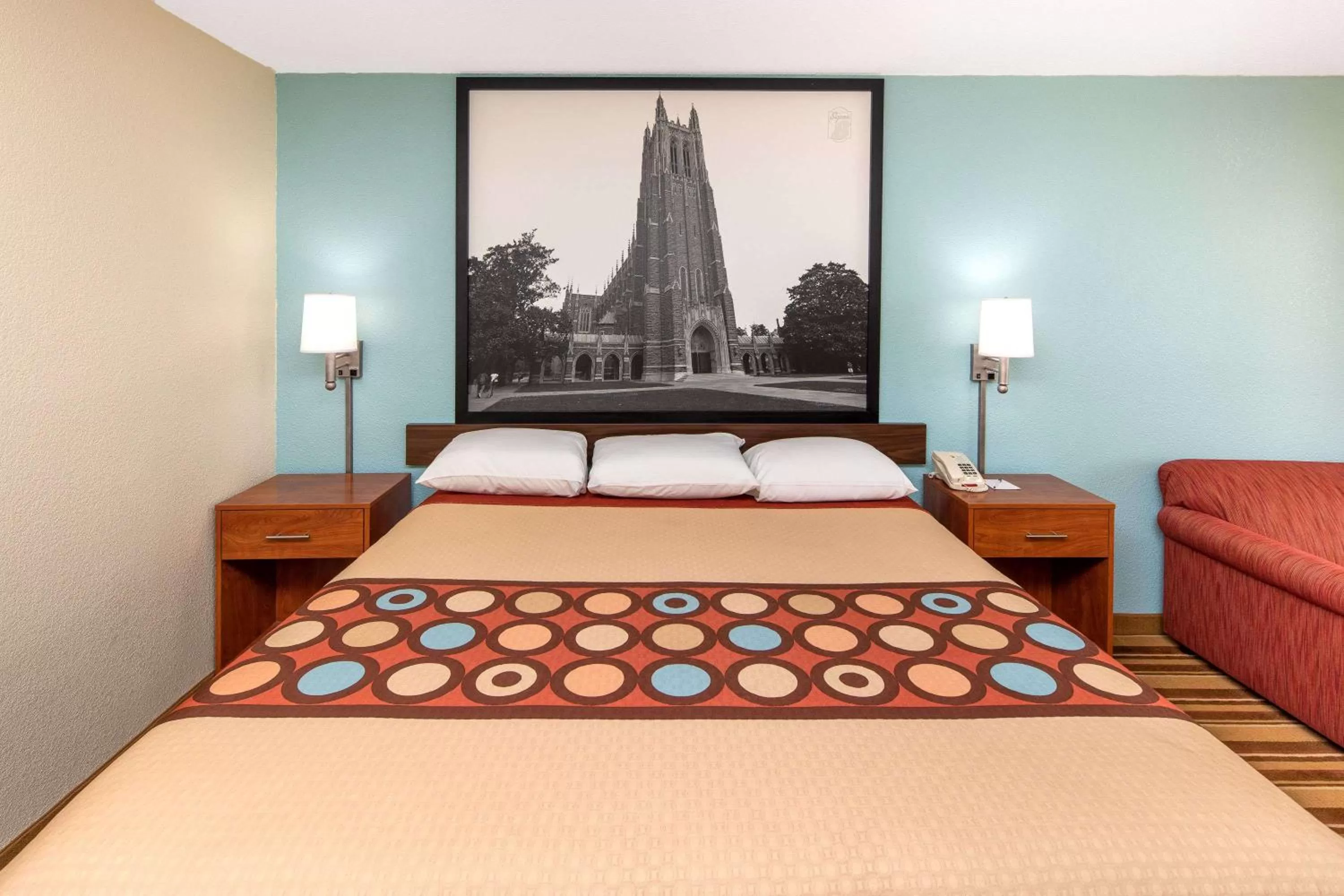 Photo of the whole room, Bed in Super 8 by Wyndham Burlington NC