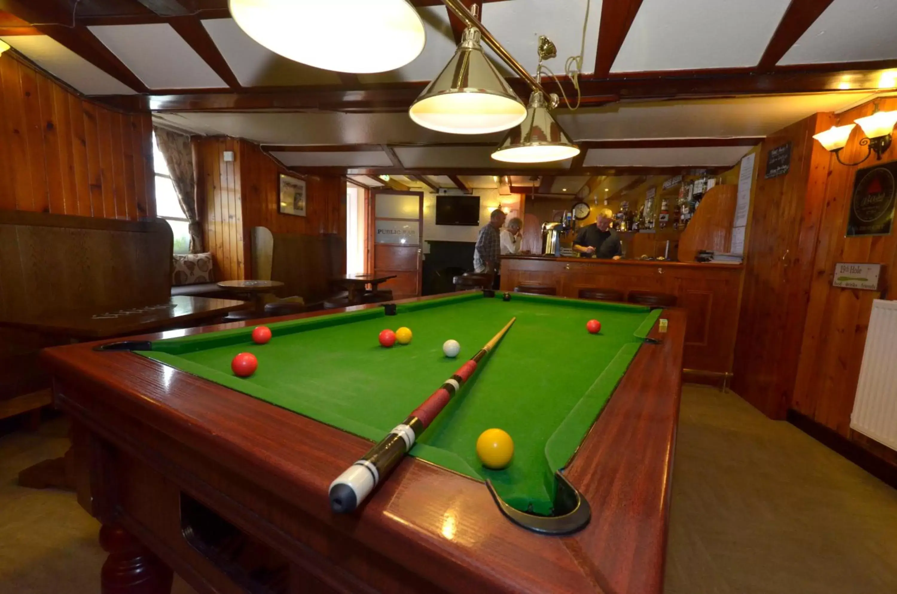 Lounge or bar, Billiards in Auld Cross Keys Inn