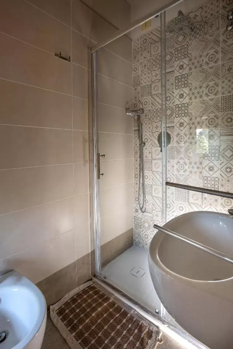 Bathroom in Hotel La Tavola Rotonda