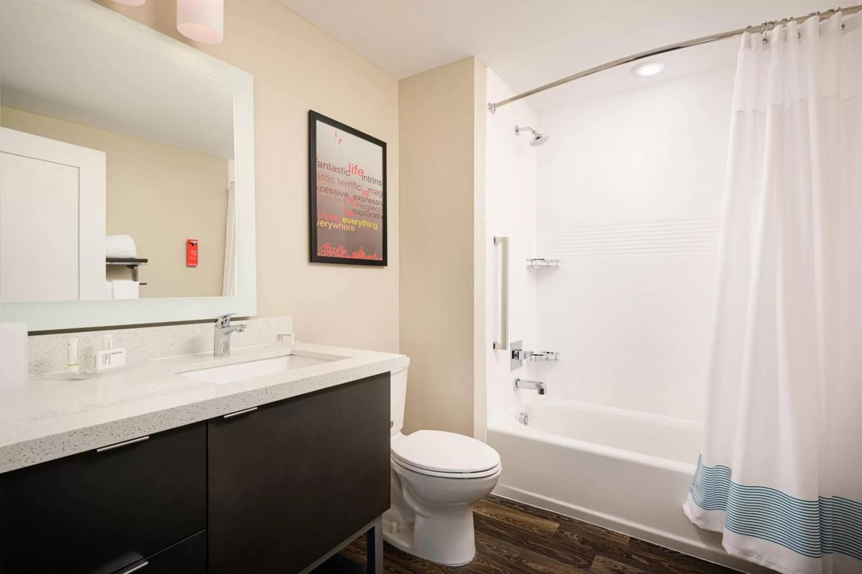 Bathroom in TownePlace Suites by Marriott Tuscaloosa