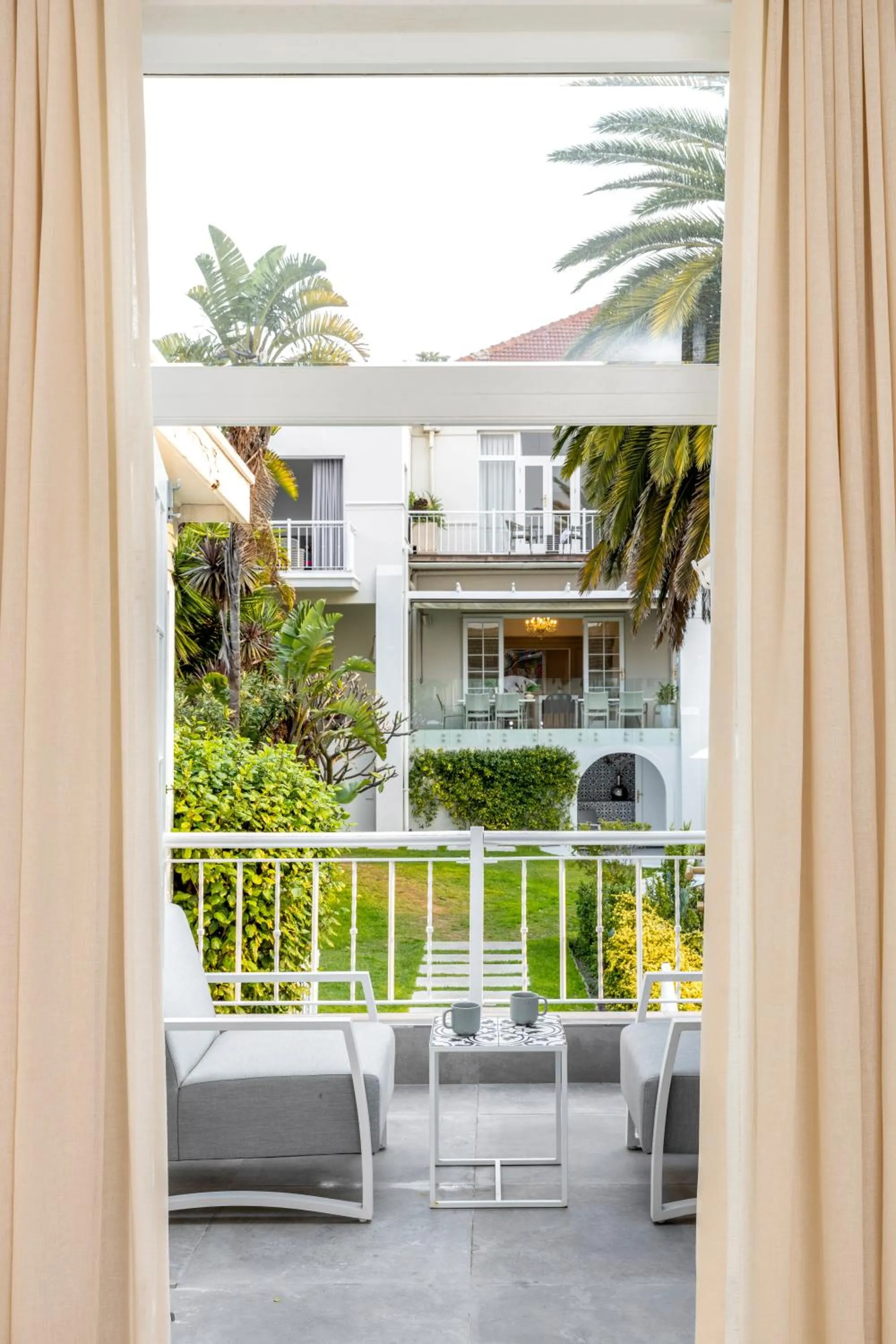 The Clarendon - Fresnaye