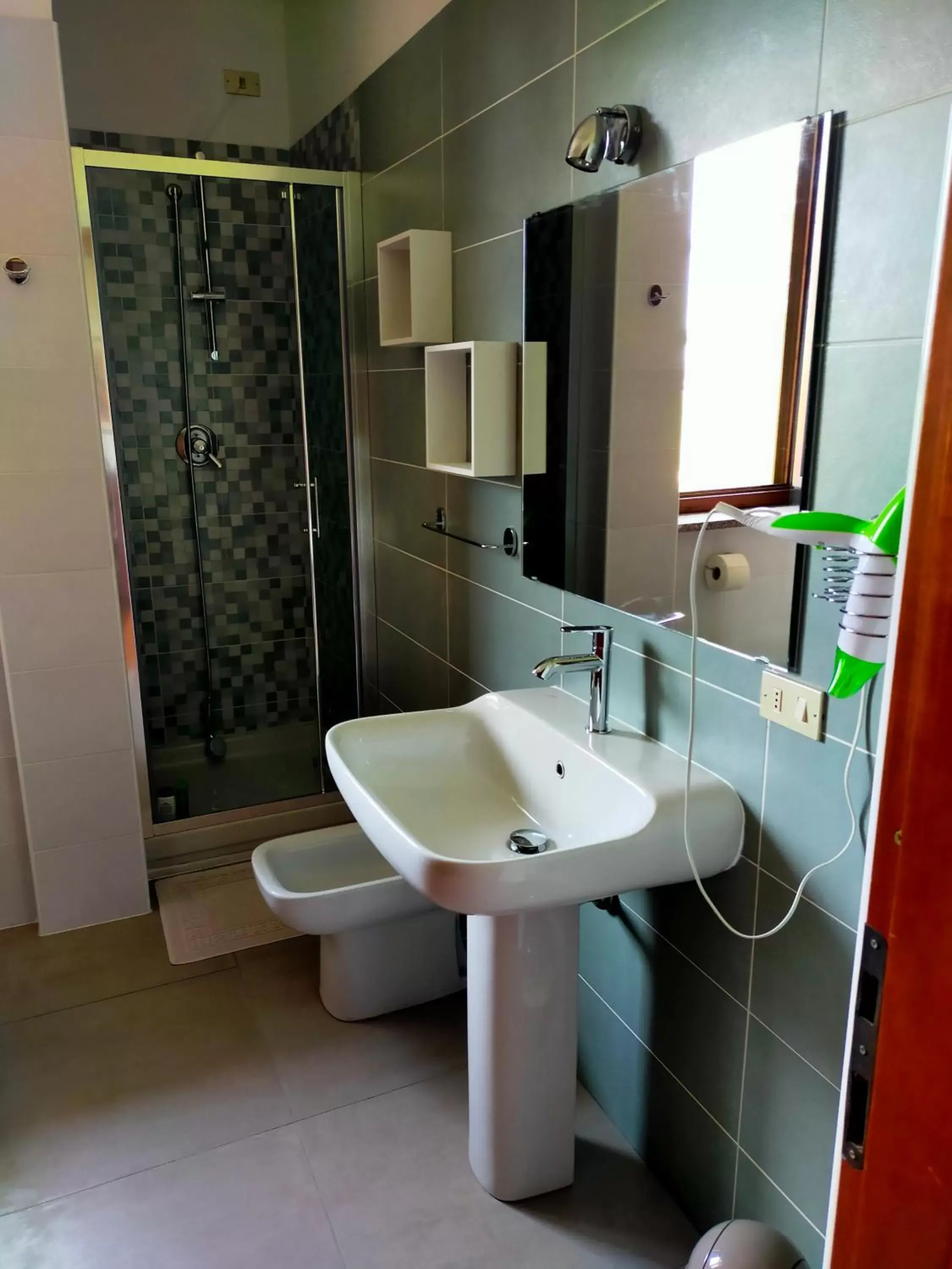 Property building, Bathroom in B&B Il Glicine di Basiglio