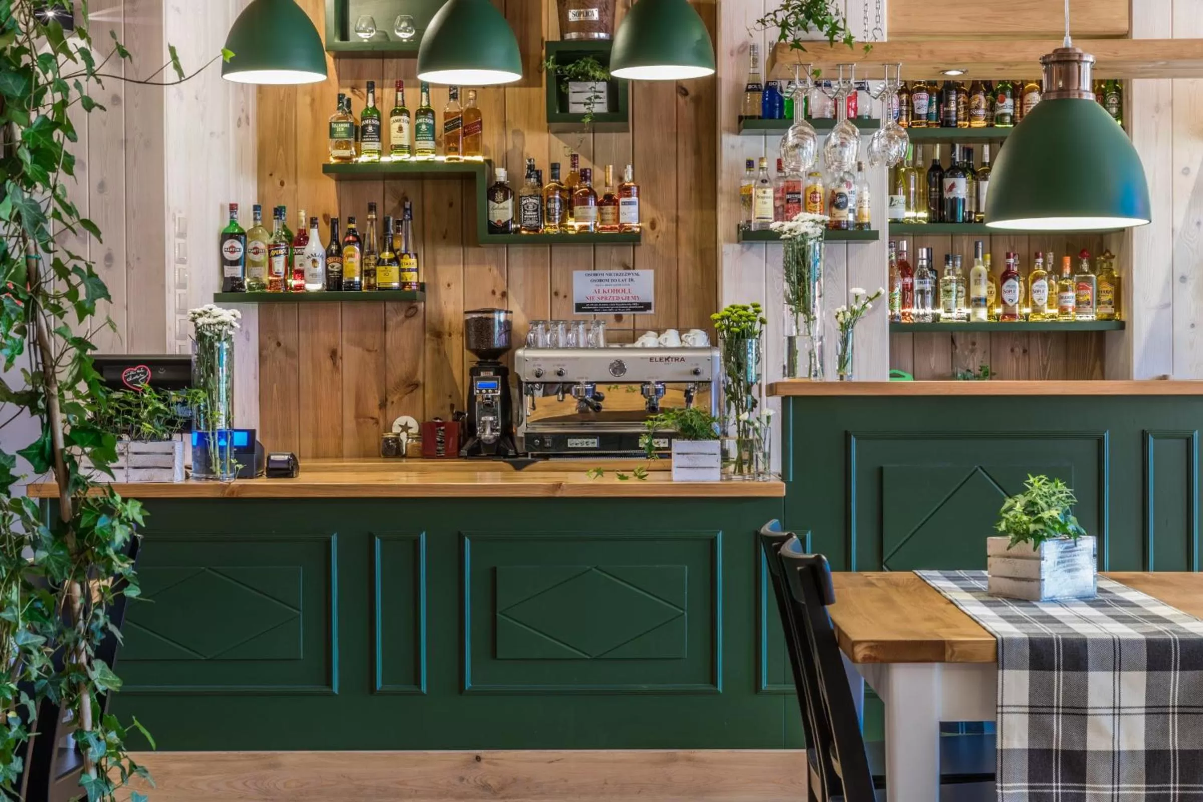 Restaurant/places to eat in Hotel Helios 300m od Krupówek nowy BASEN od 12 lipca