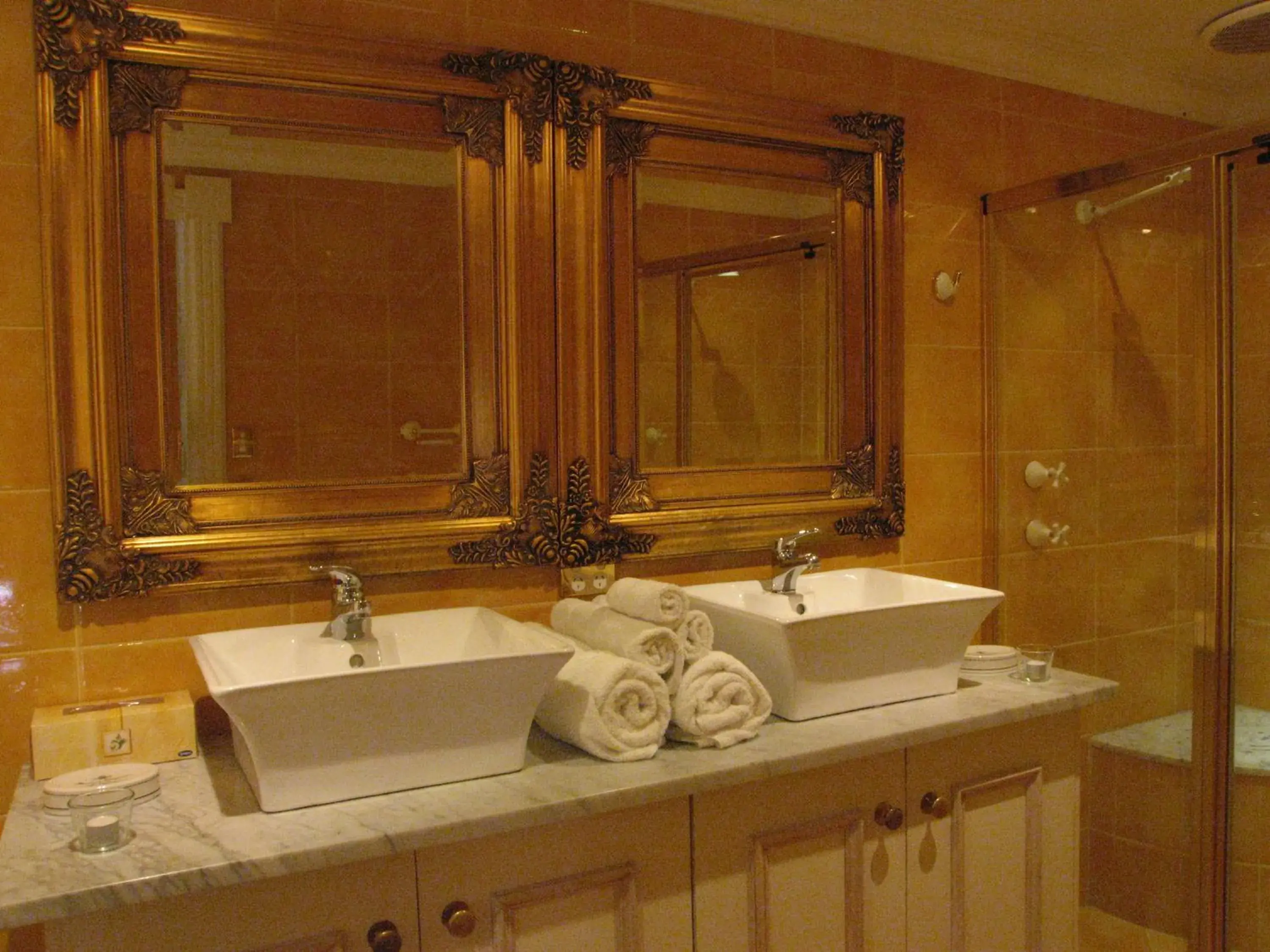 Bathroom in Jacobs Creek Retreat At Moorooroo Park