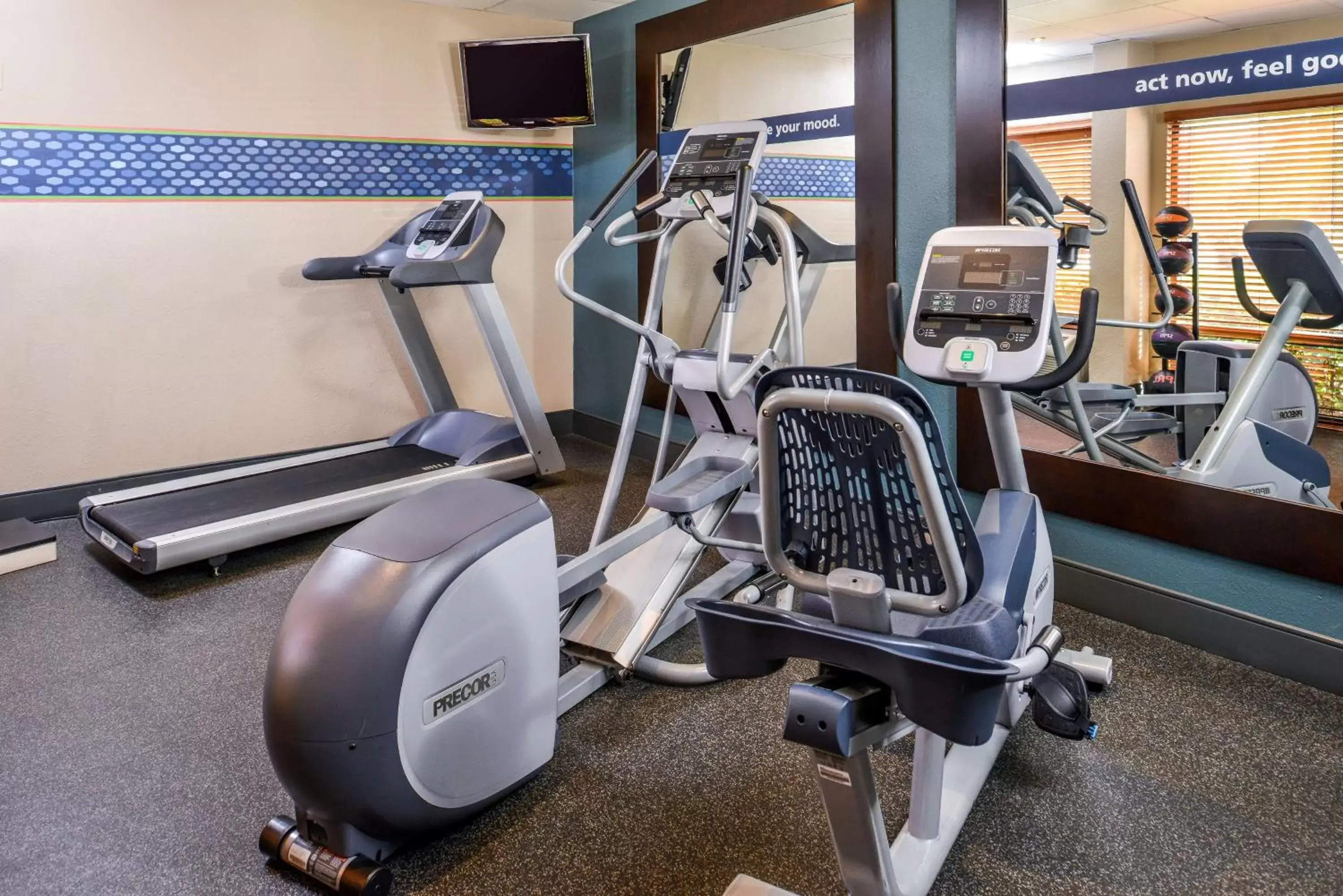 Fitness centre/facilities, Fitness Center/Facilities in Hampton Inn Closest to Universal Orlando