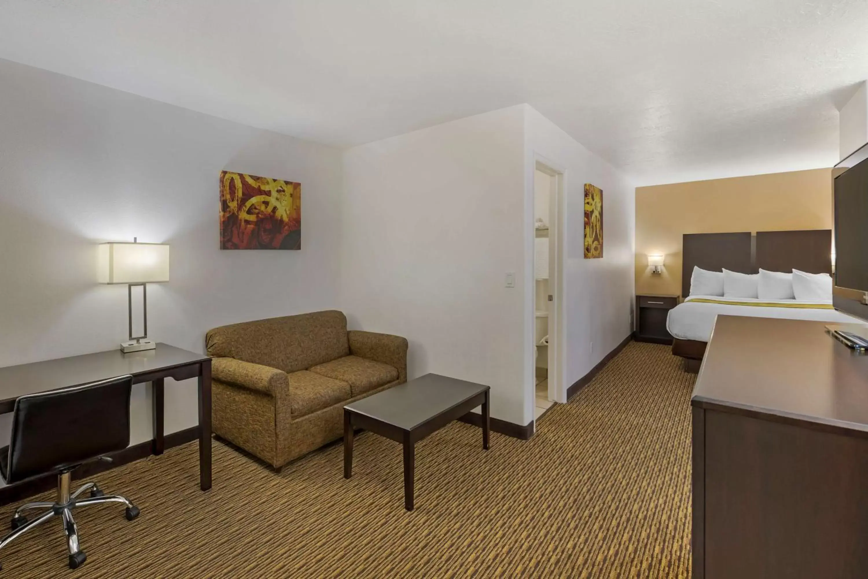 Bedroom, Seating Area in Best Western Mesquite Inn