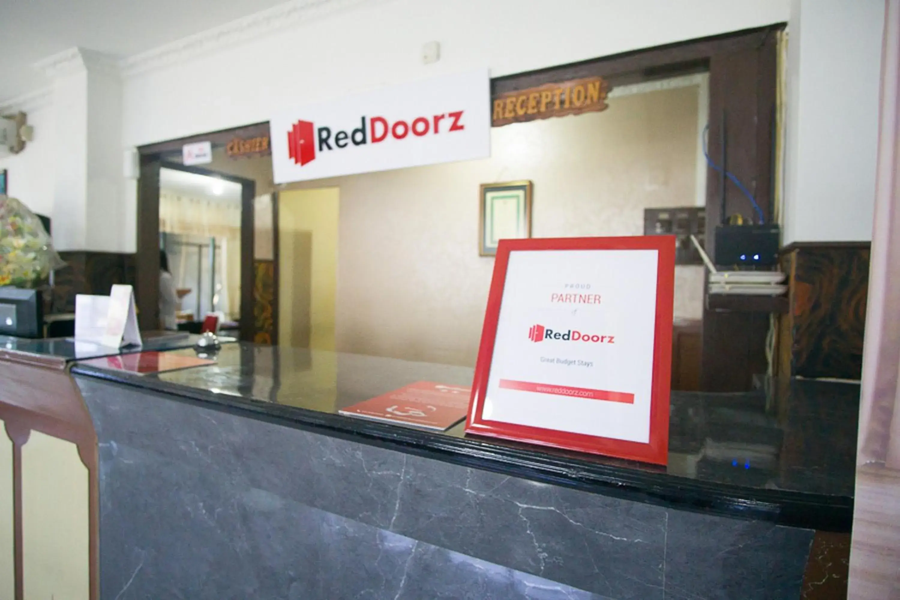 Lobby or reception, Lobby/Reception in RedDoorz plus near Pelabuhan Bitung