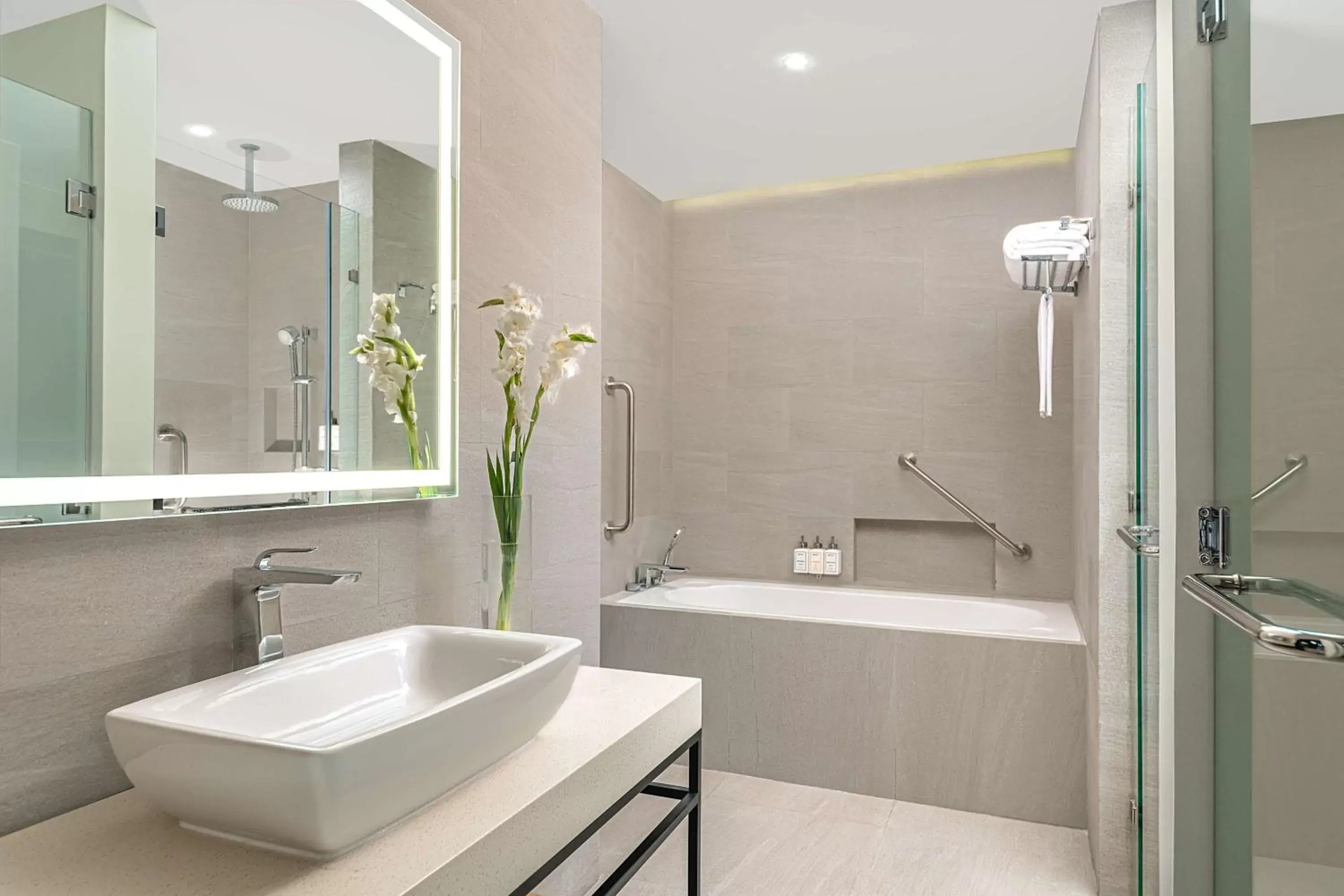 Bathroom in Park Inn By Radisson Bacolod