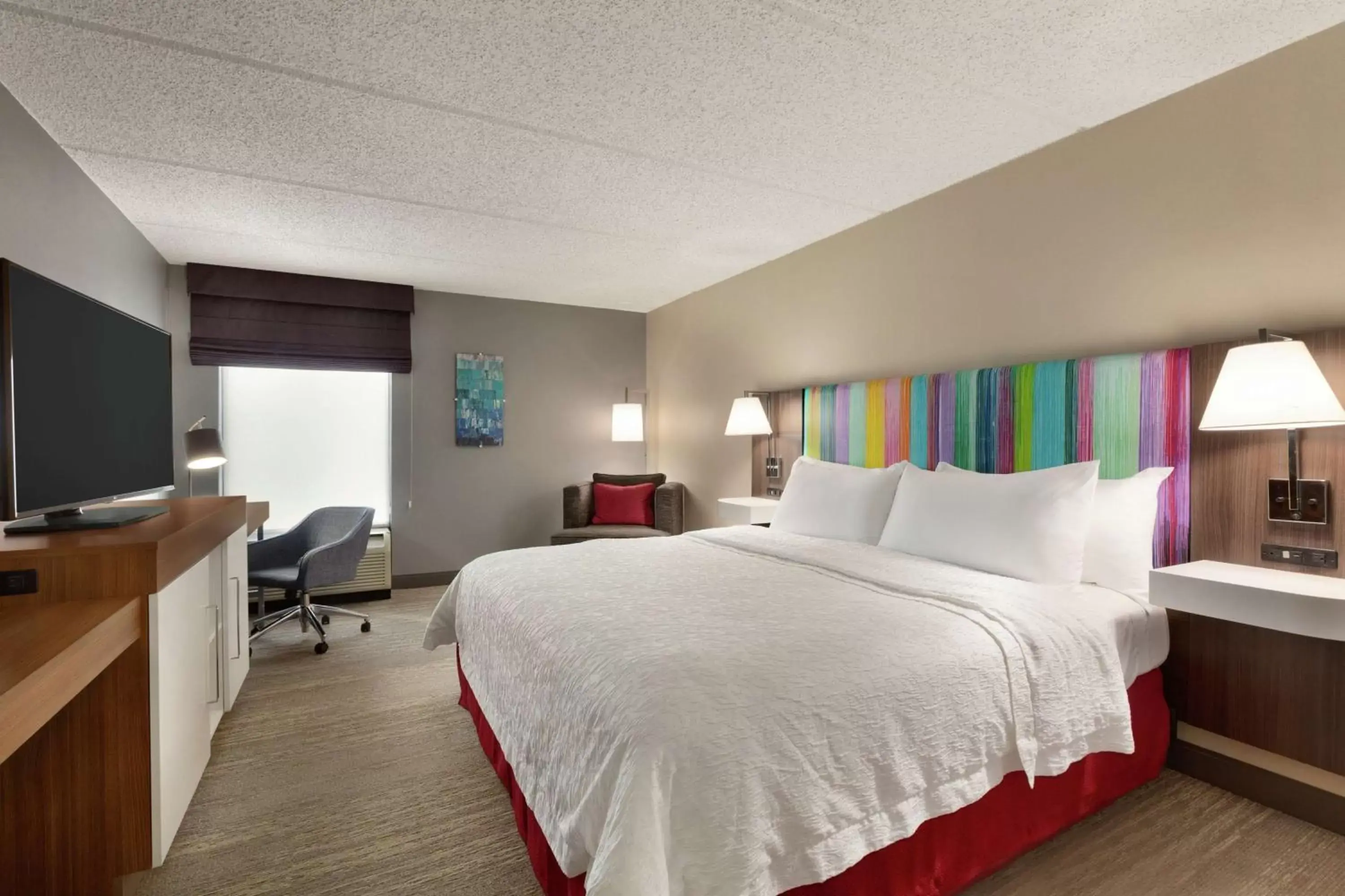 Bedroom, Bed in Hampton Inn - Houston/Brookhollow