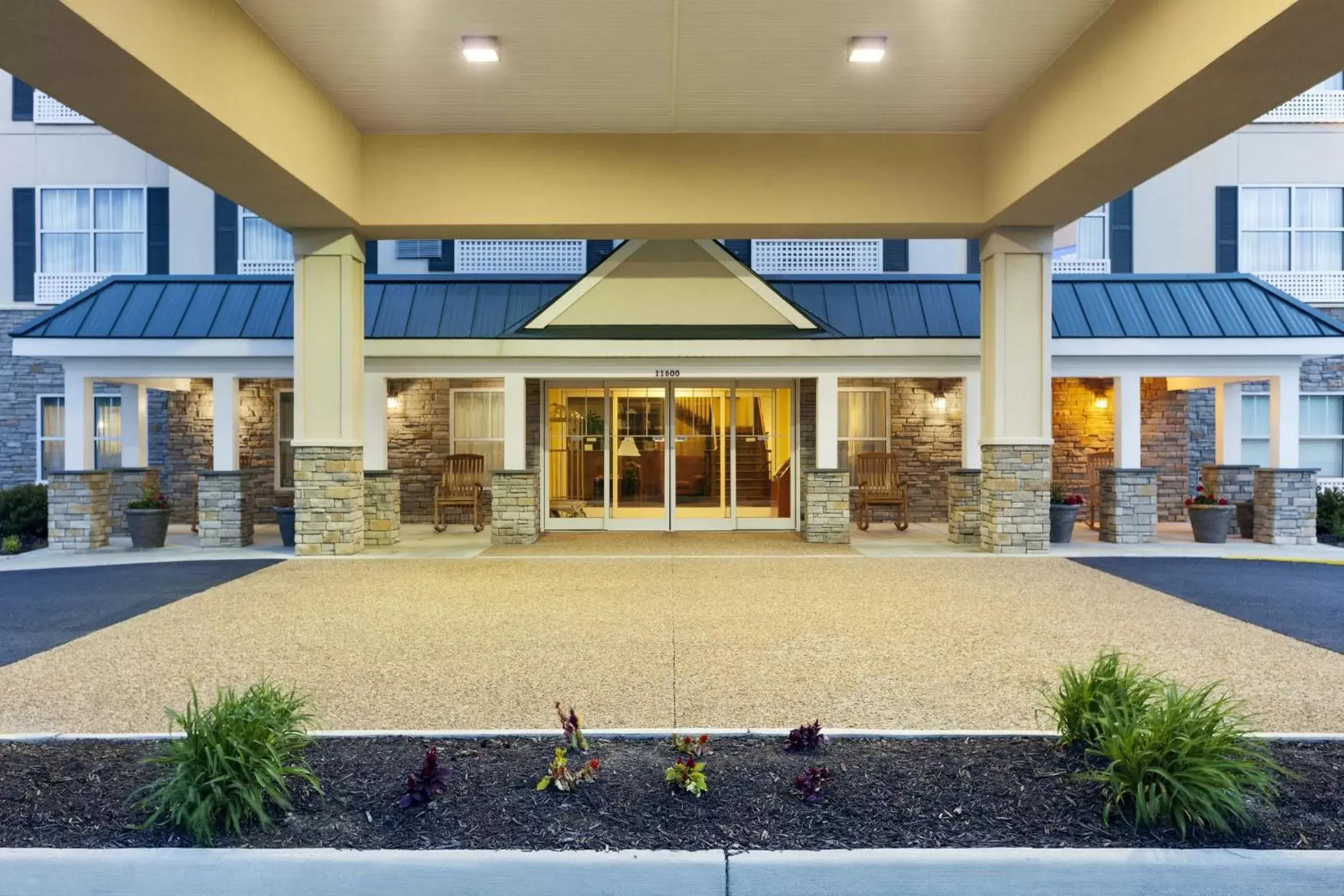 Facade/entrance in Country Inn & Suites by Radisson, Ashland - Hanover, VA