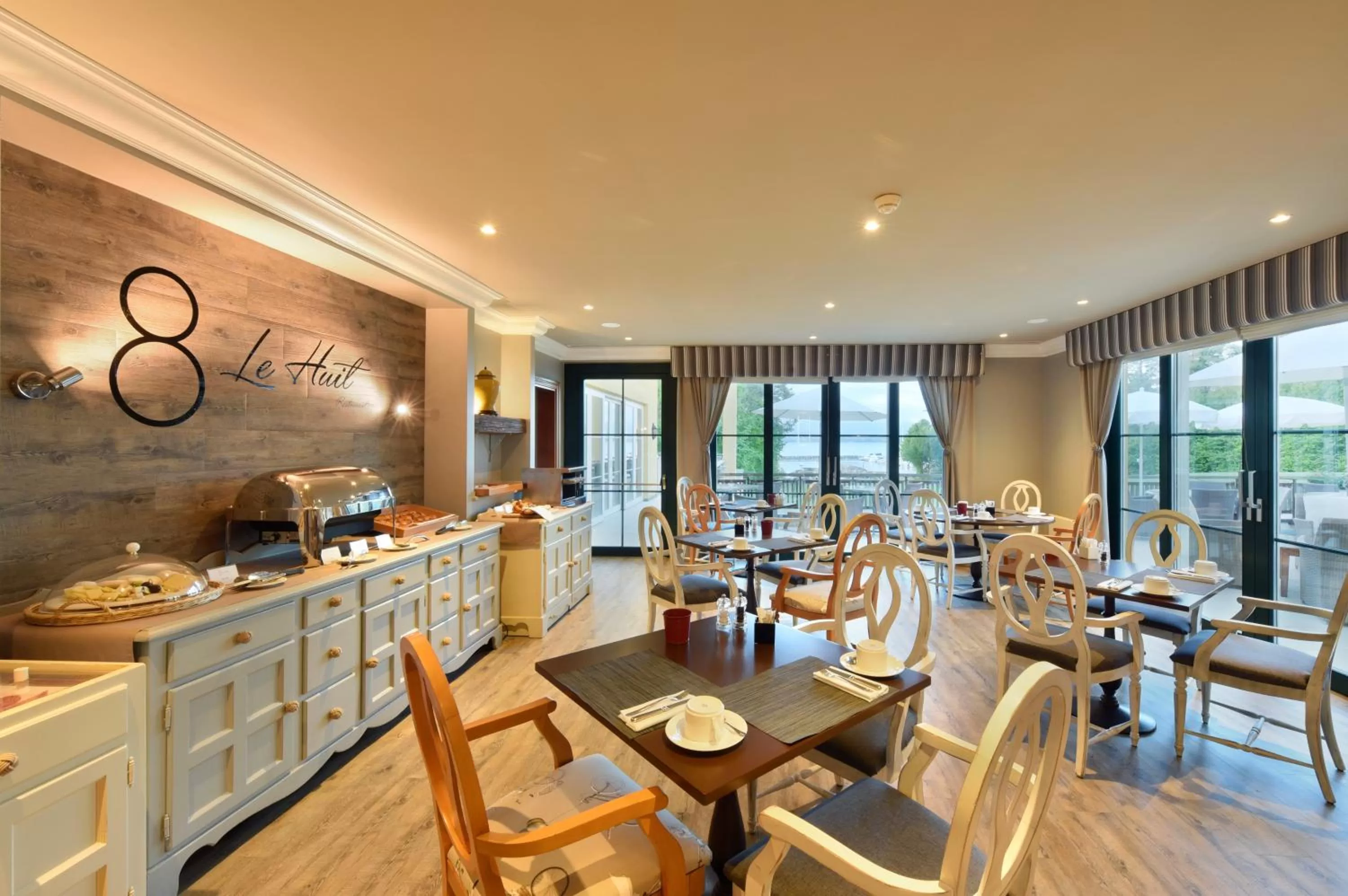 Restaurant/places to eat in Hotel La Barcarolle