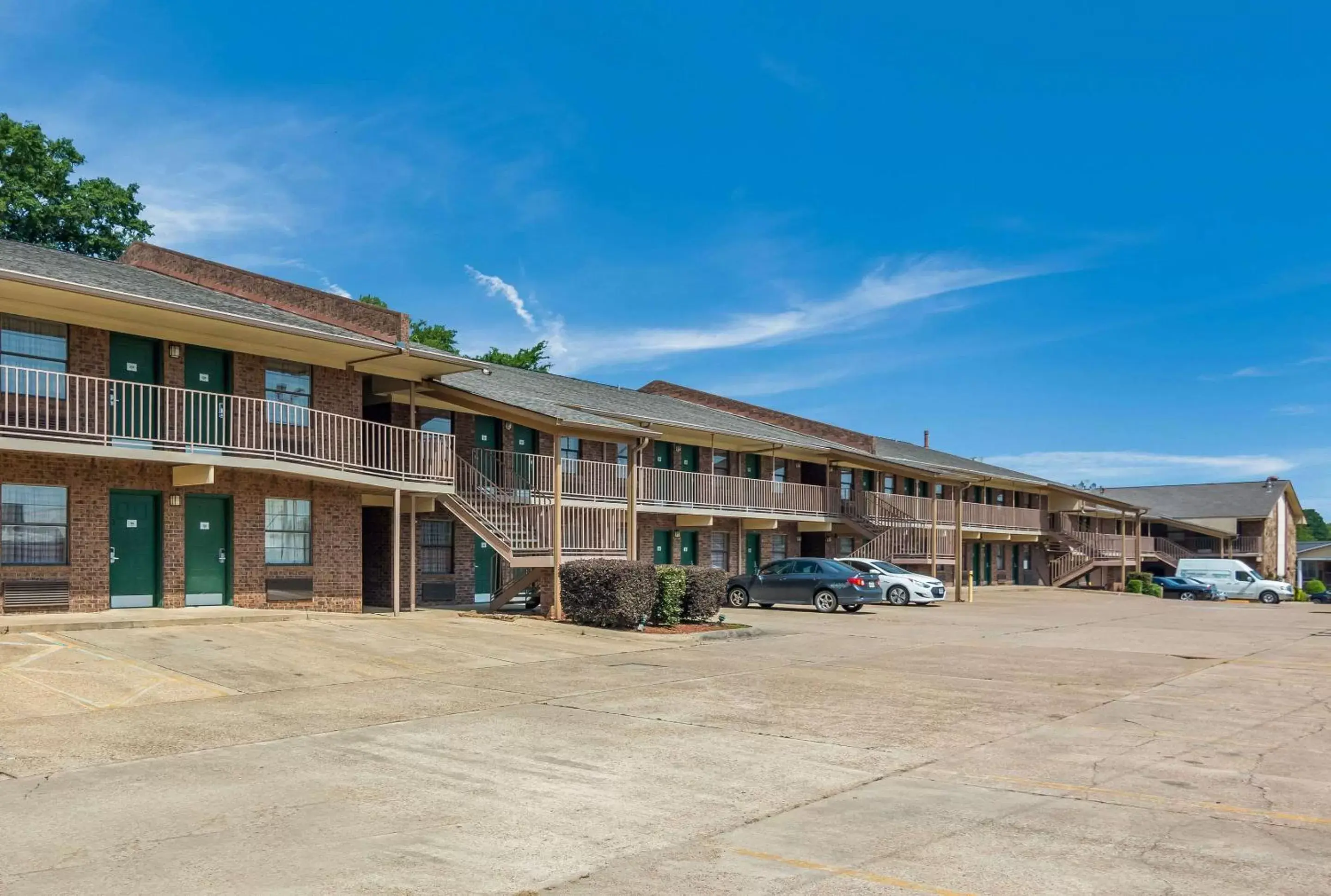 Property building in Quality Inn Magnolia Property building in Quality Inn Magnolia